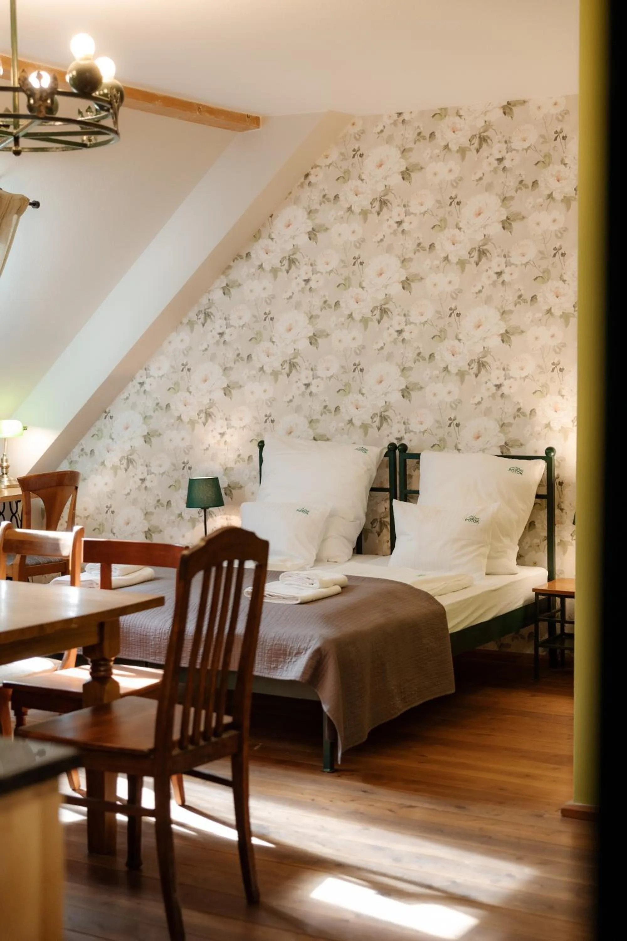 Living room, Bed in Dom Potok