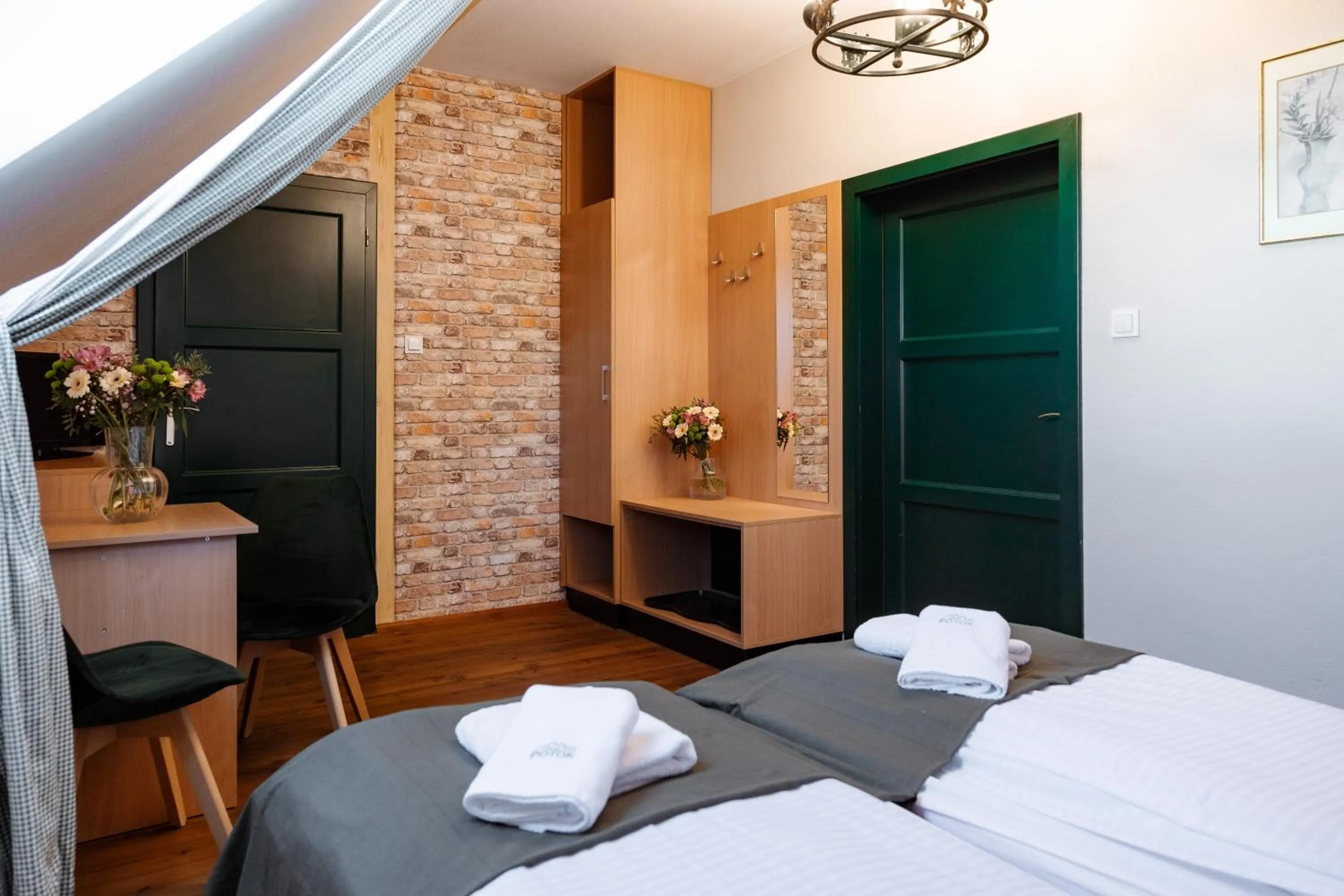 Coffee/tea facilities, Bed in Dom Potok