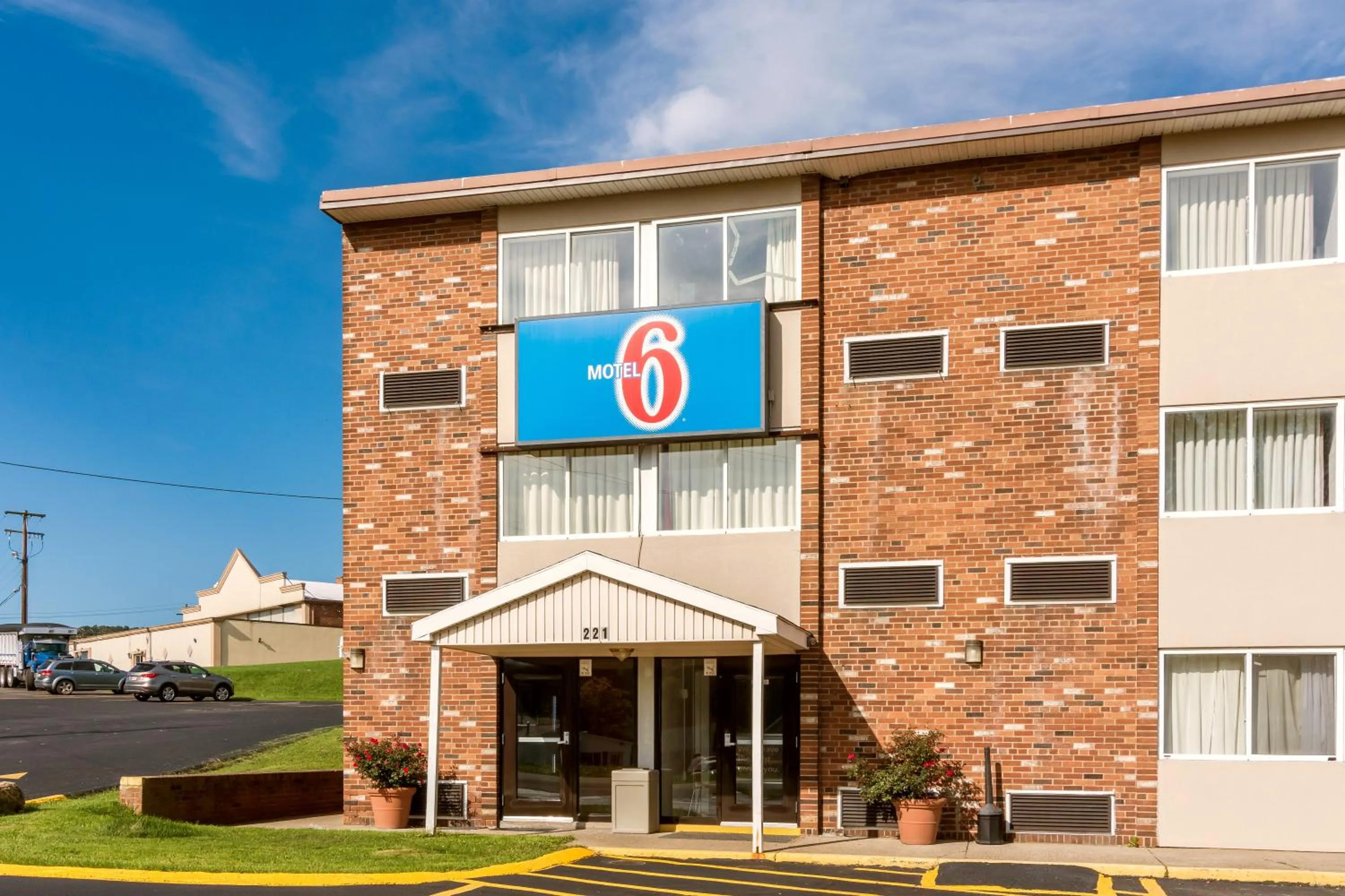 Property building in Motel 6-New Stanton, PA