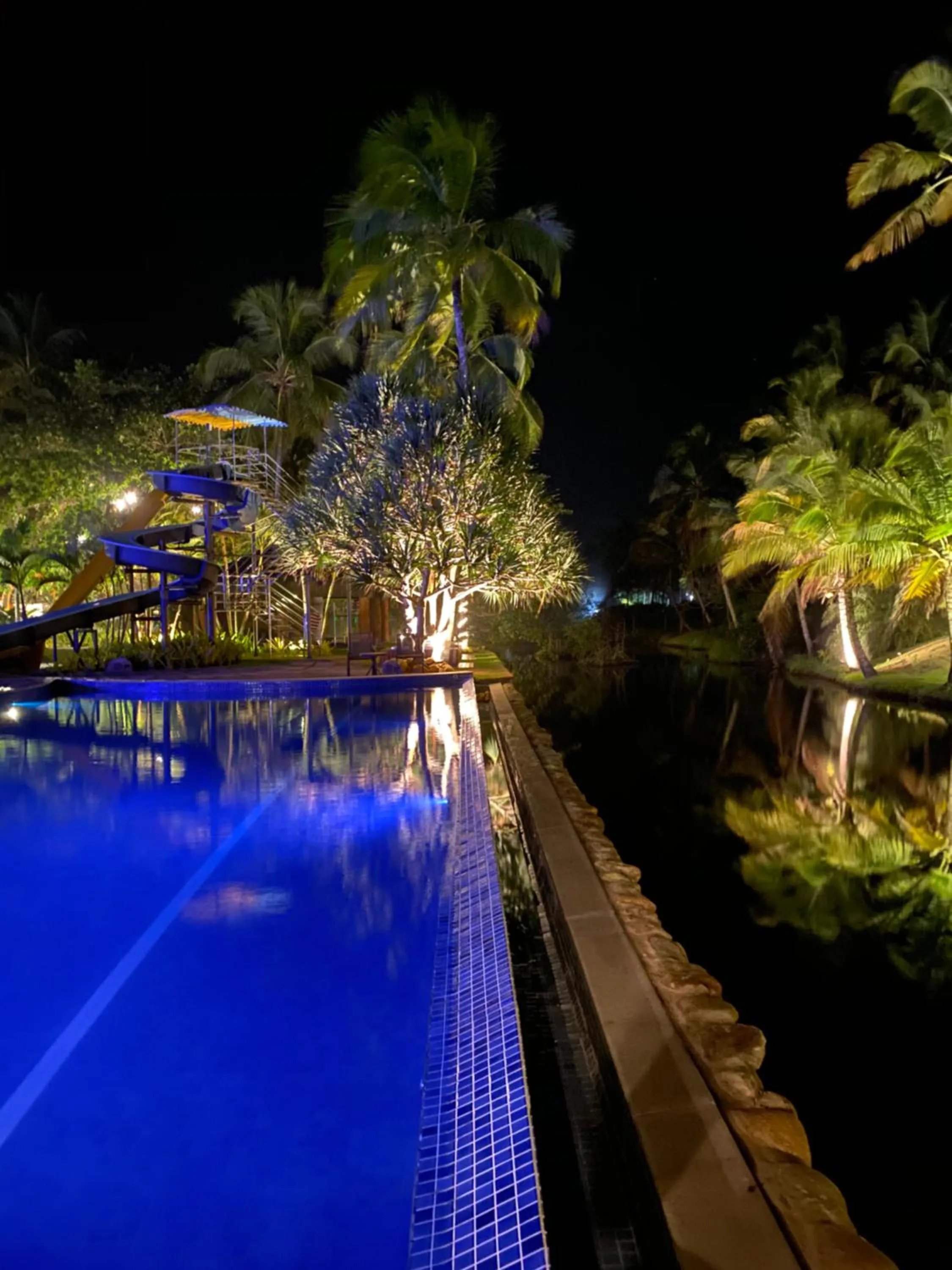 Pool view in Resort Tororomba