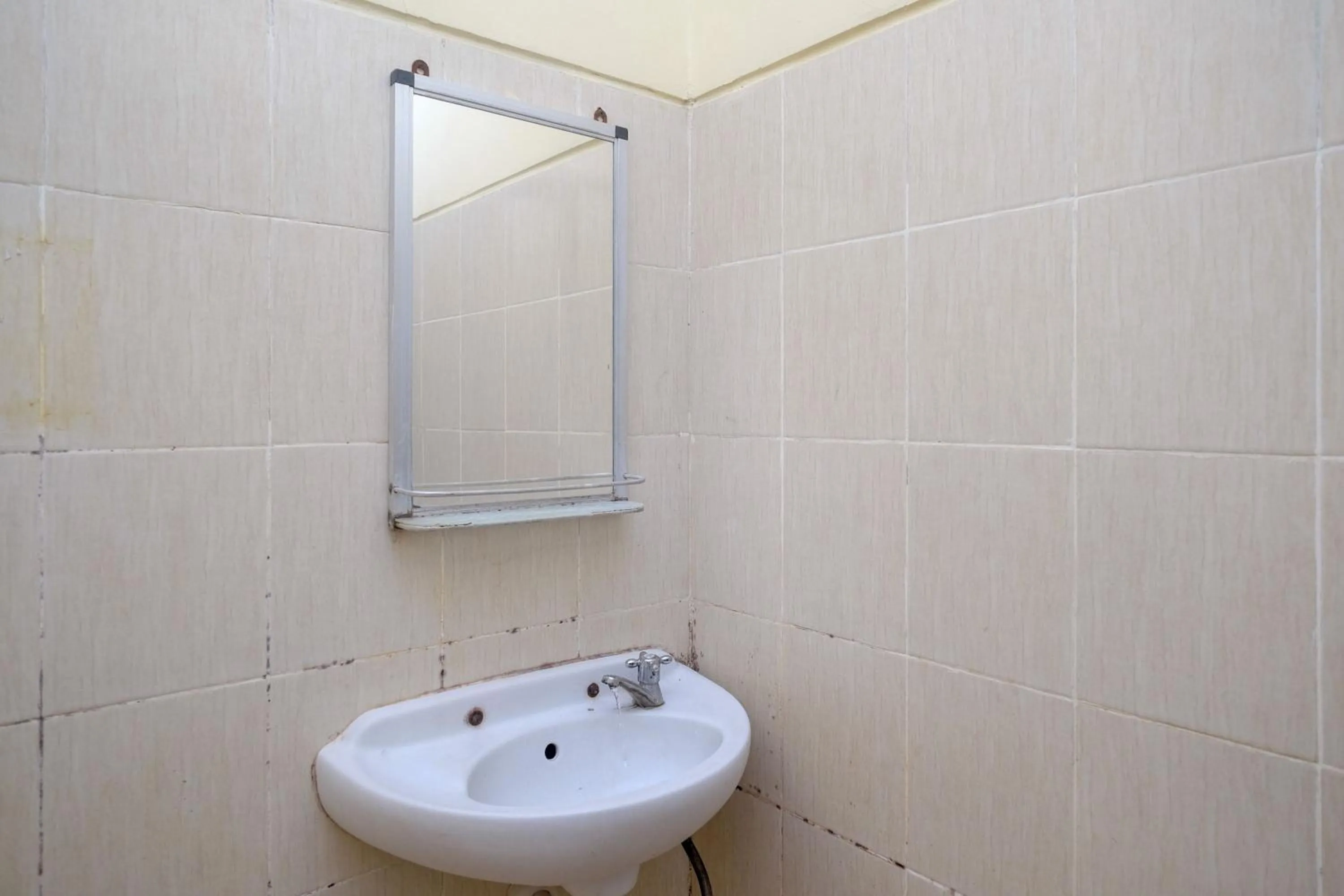 Bathroom in RedDoorz near Danurejan Malioboro