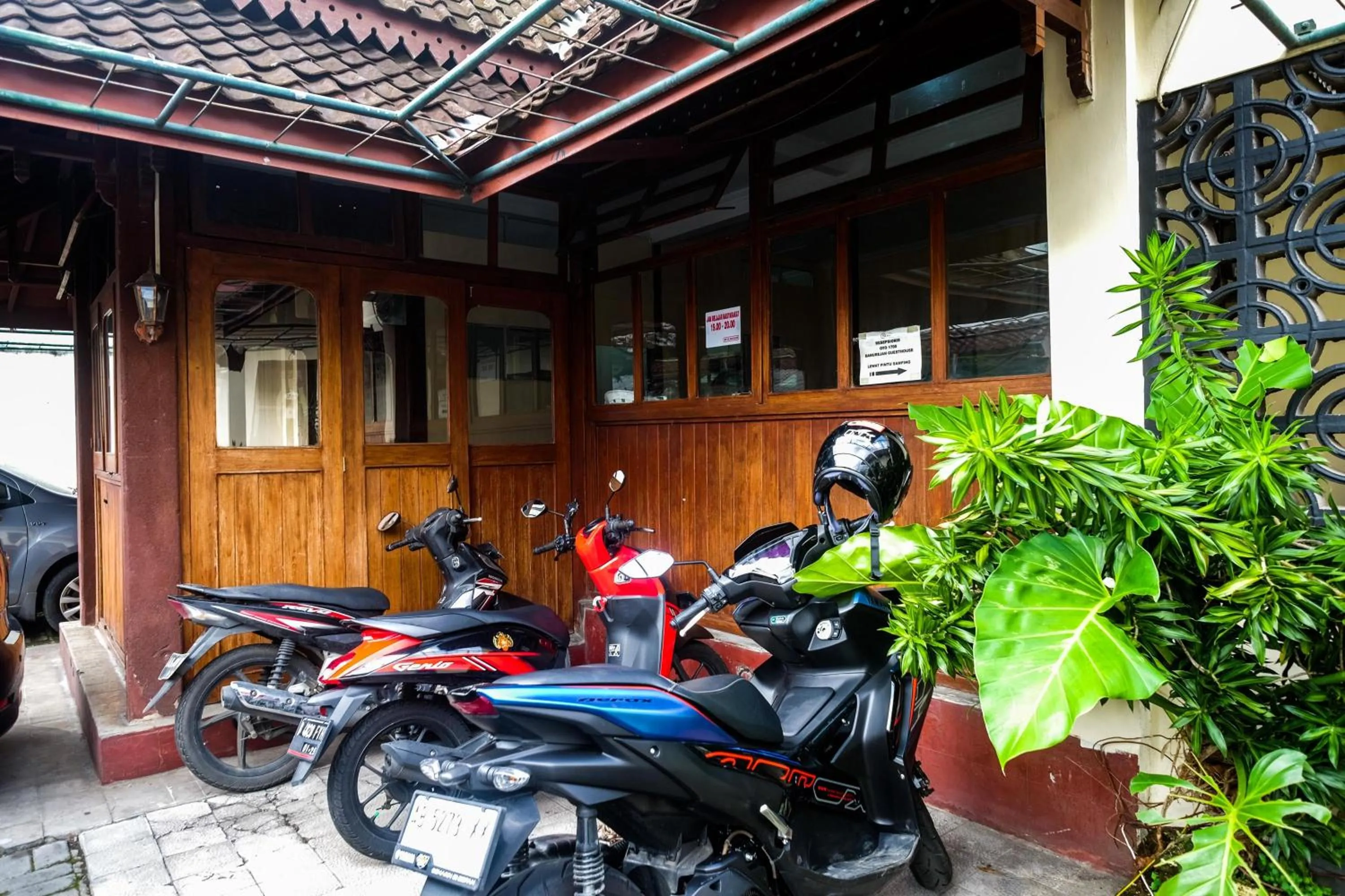 Property building in RedDoorz near Danurejan Malioboro