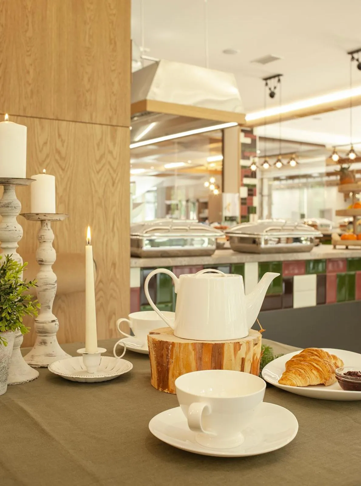 Restaurant/places to eat in Park Hotel Ela