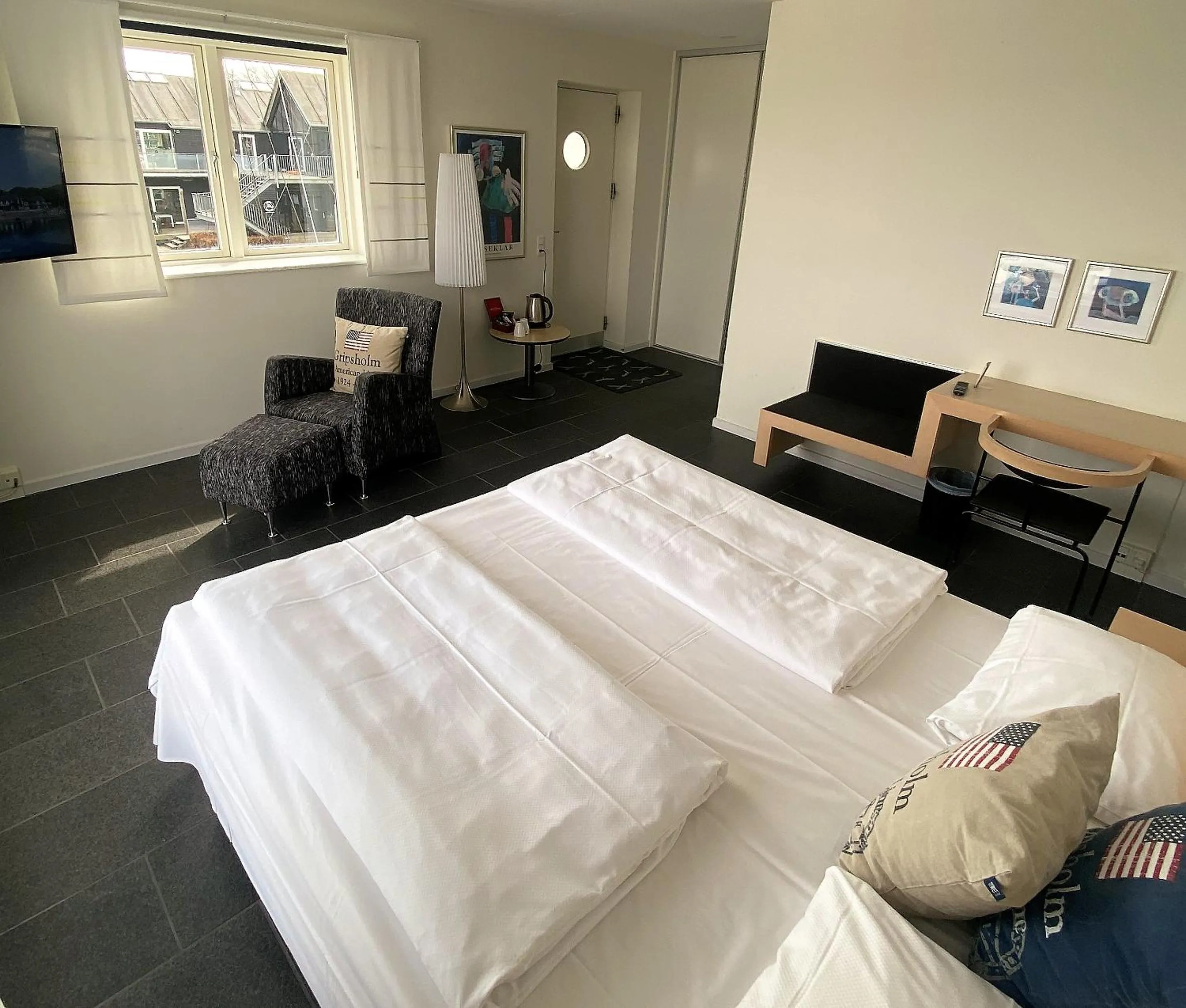 Photo of the whole room, Bed in Hotel Strandtangen