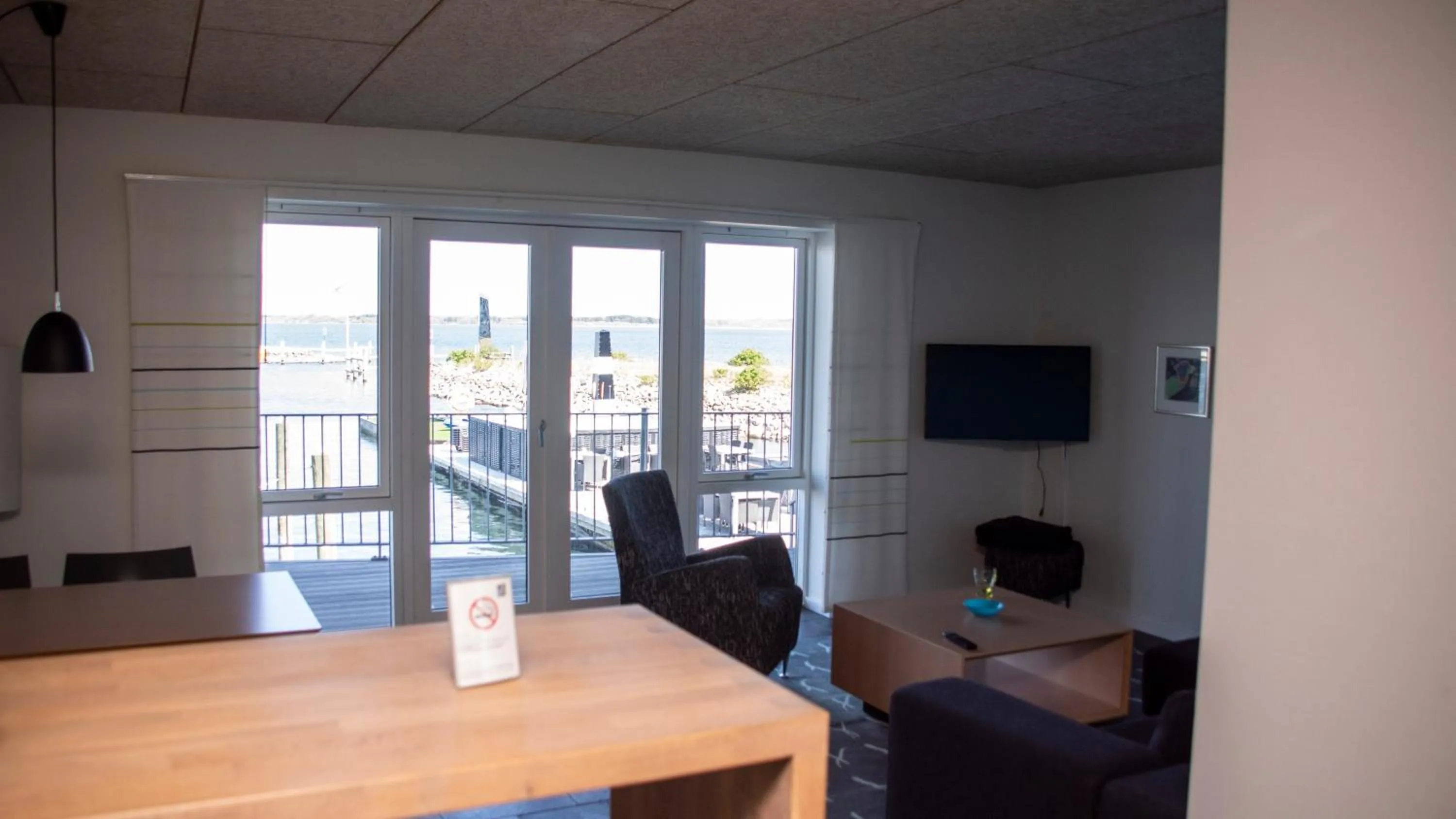 Photo of the whole room in Hotel Strandtangen