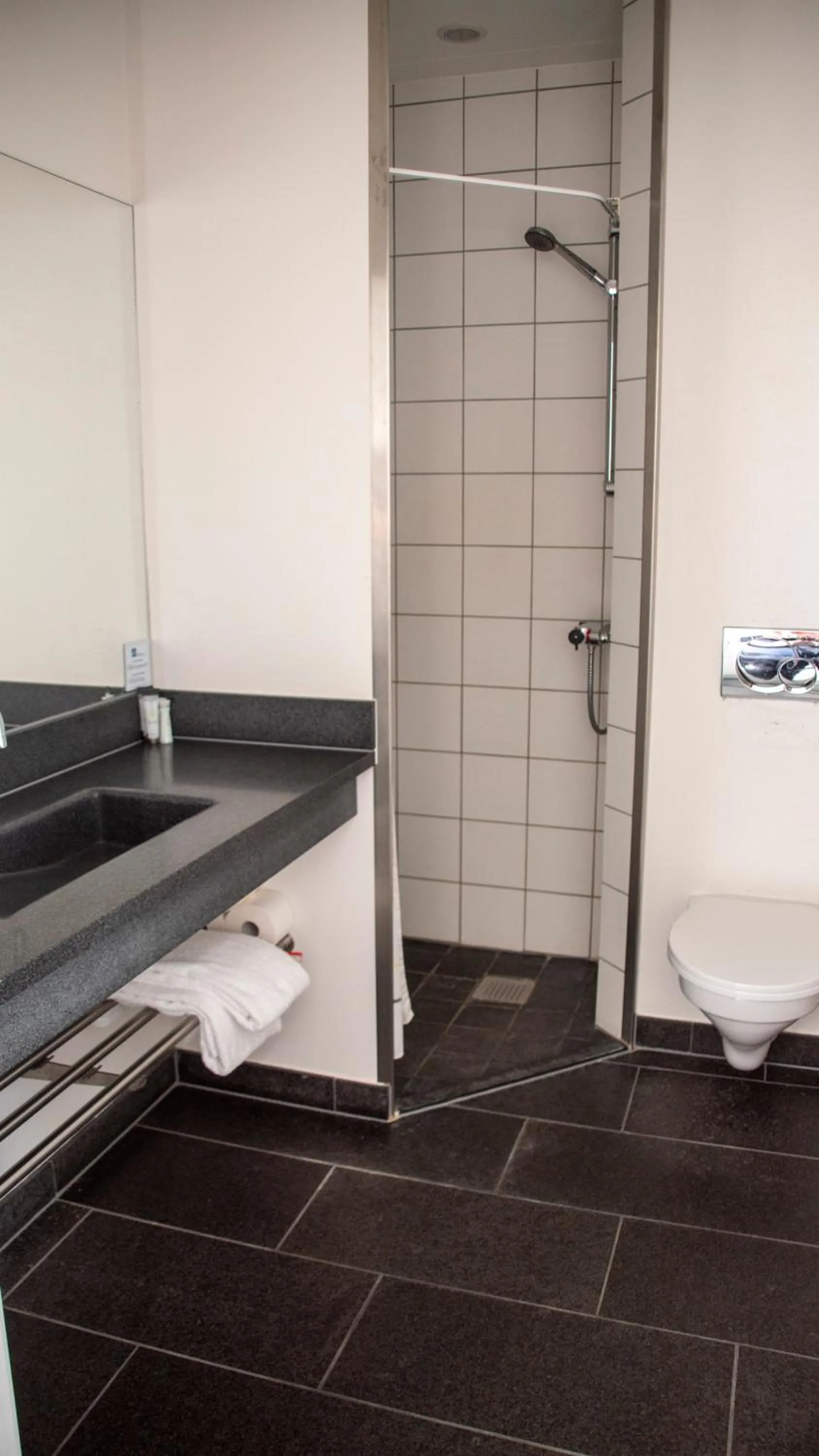 Bathroom in Hotel Strandtangen