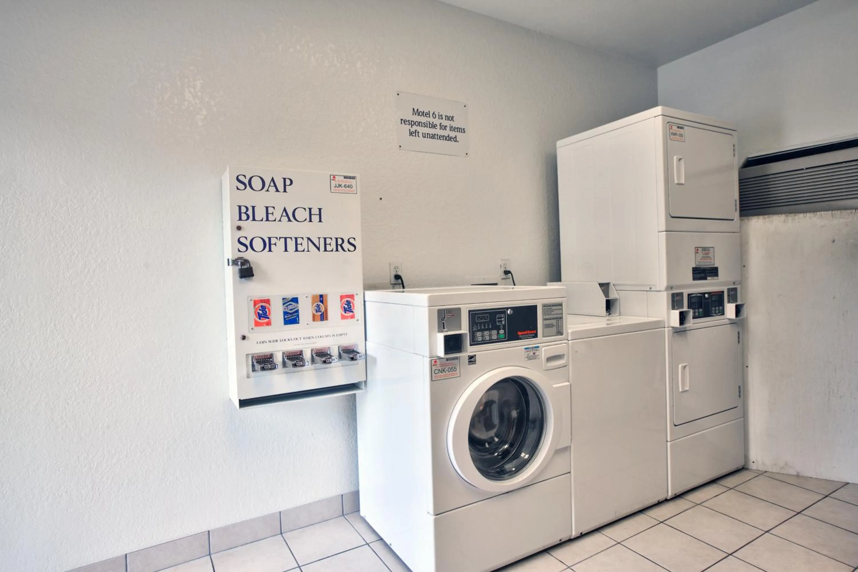 Decorative detail in Motel 6-Tallahassee, FL - Downtown