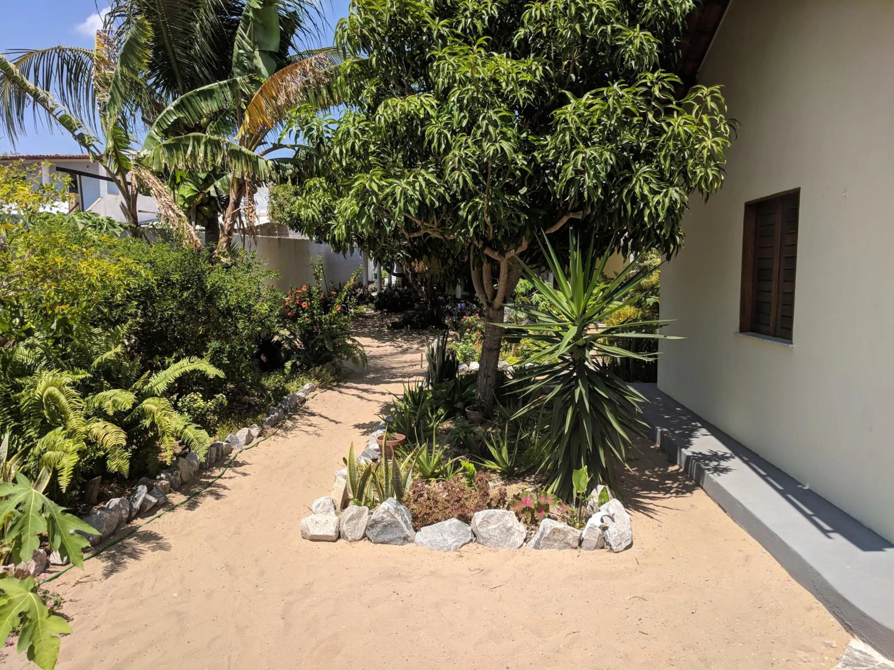 Property building in B&B Chalé Jardins