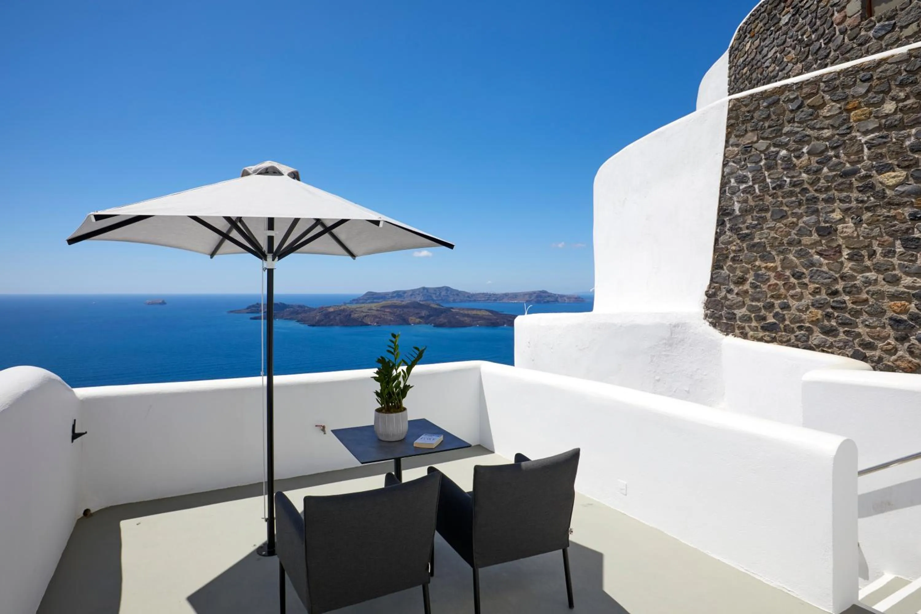 Patio in Petit Palace Suites