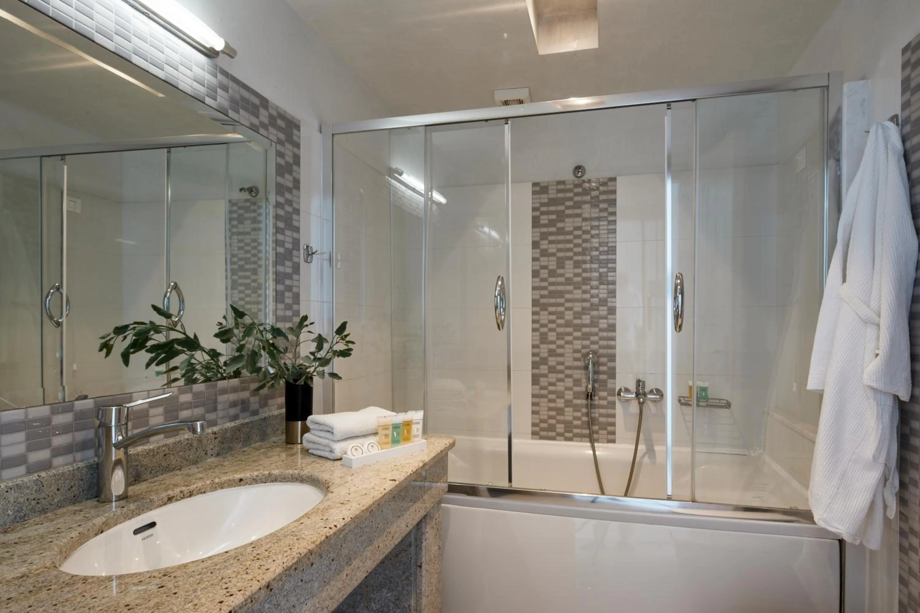 Bathroom in Petit Palace Suites