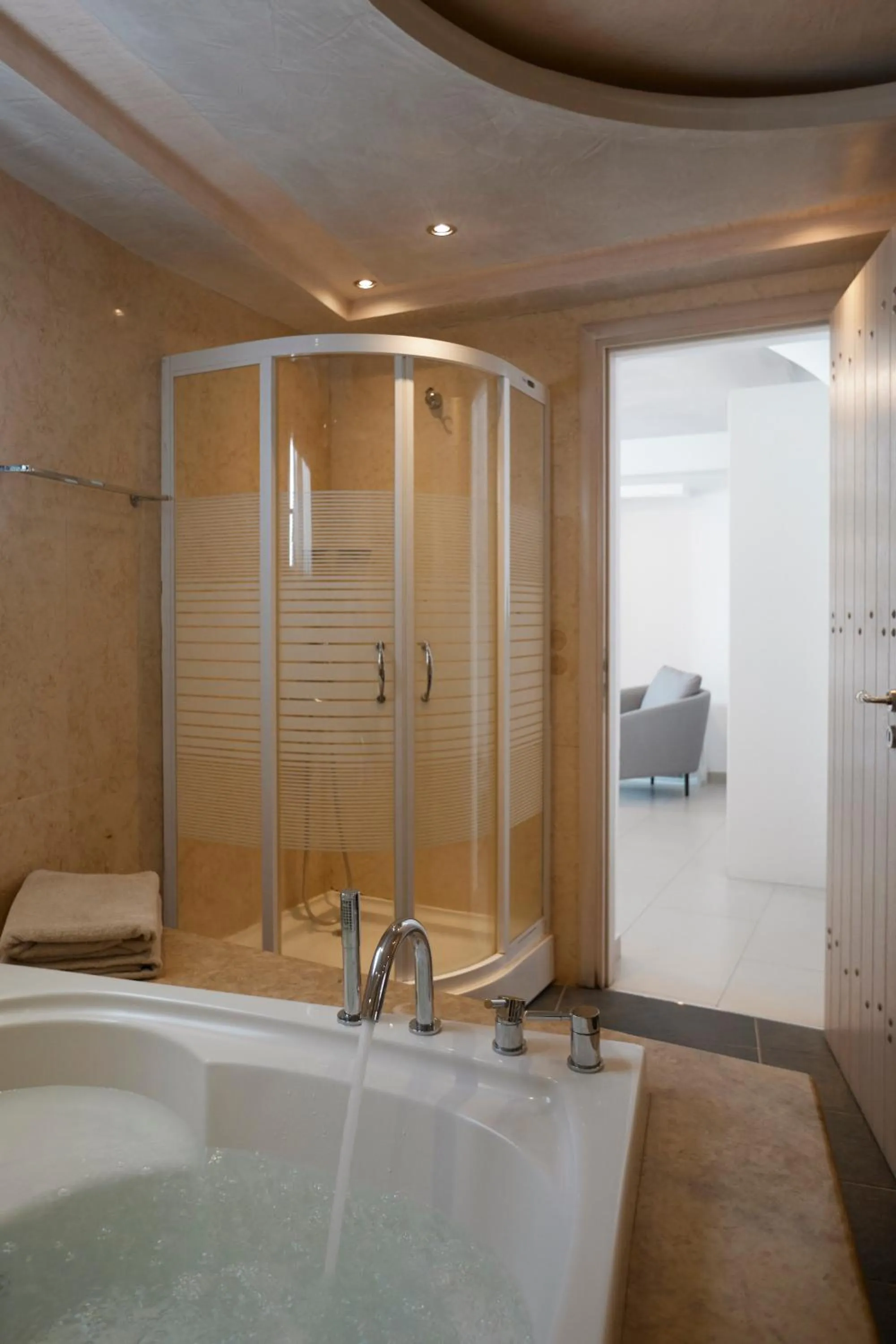 Bathroom in Petit Palace Suites