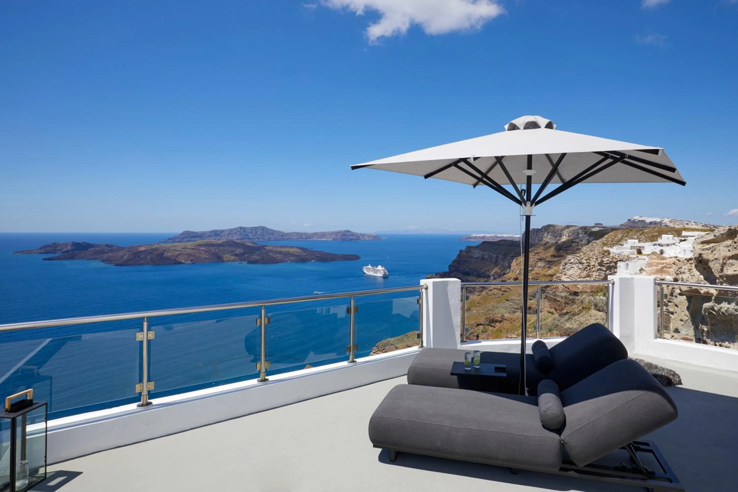 Property building in Petit Palace Suites