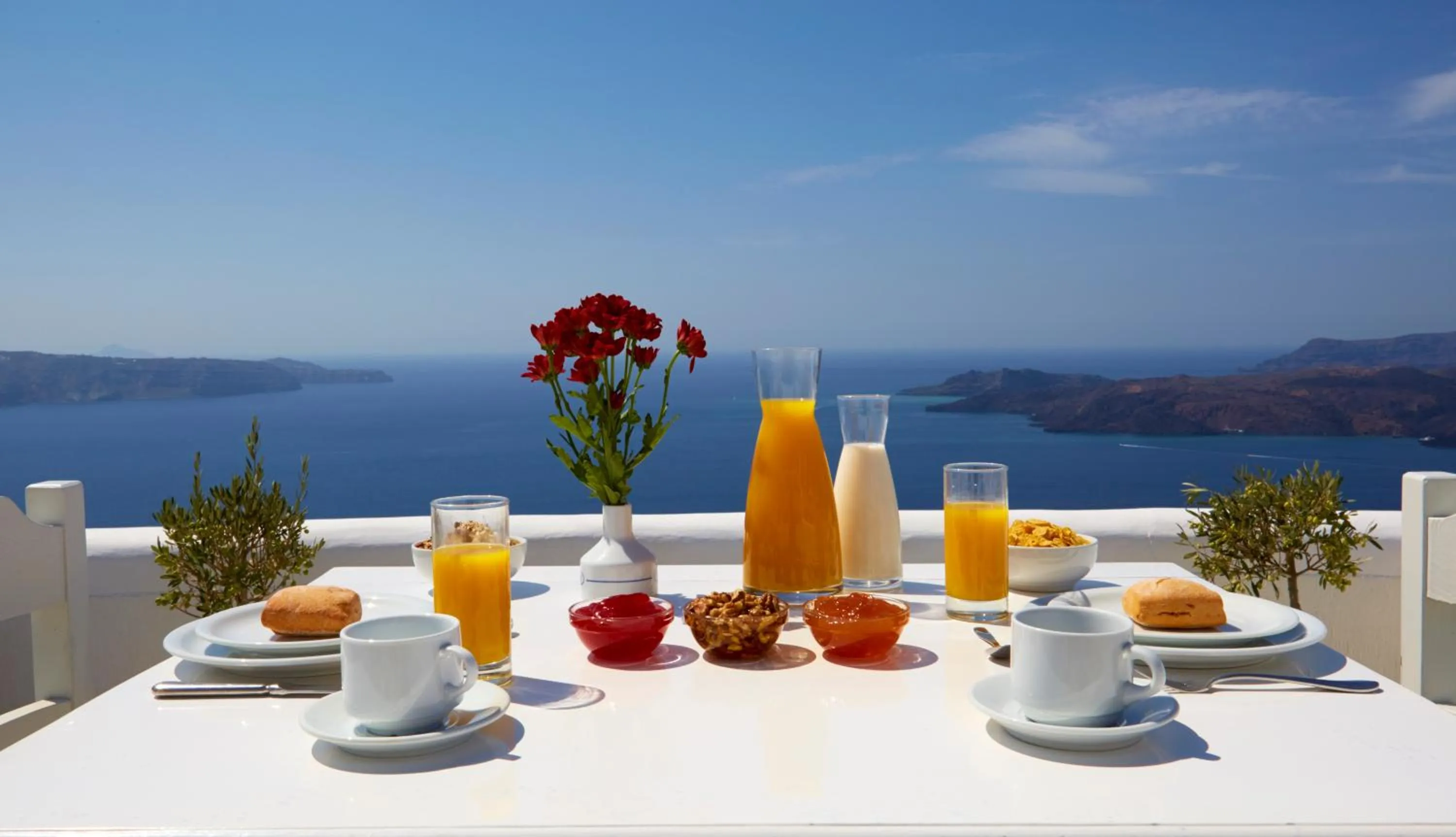 Breakfast in Petit Palace Suites