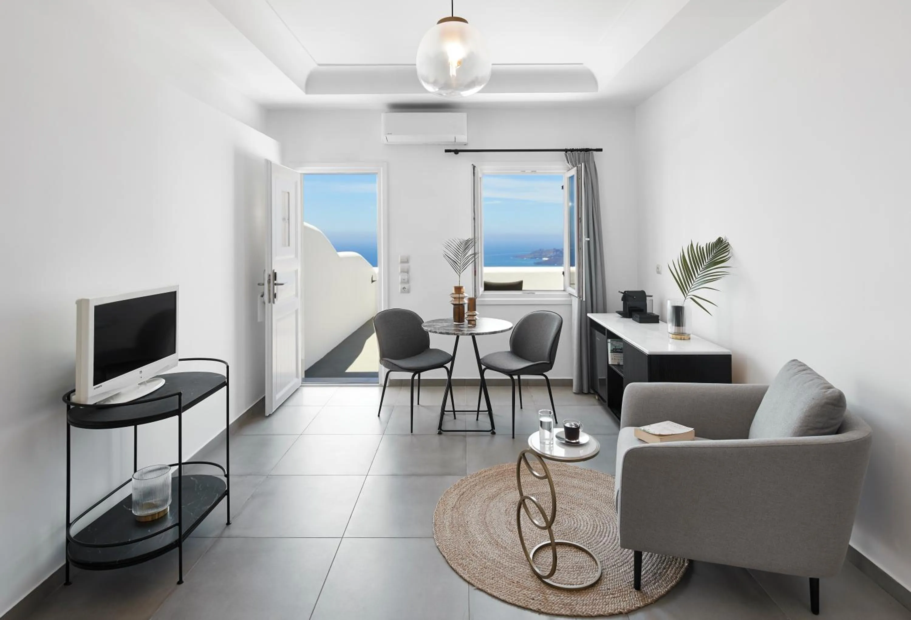 Seating area in Petit Palace Suites