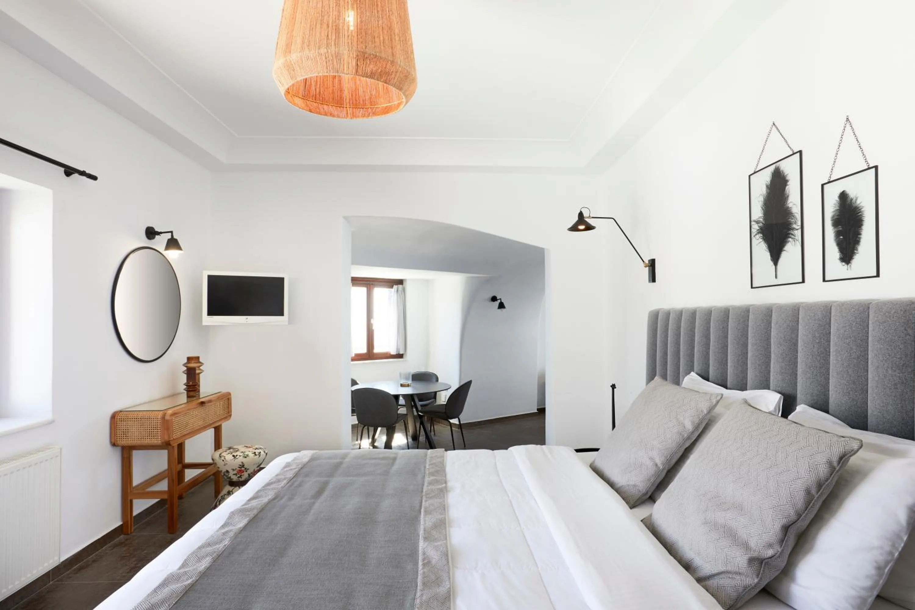 Bedroom, Bed in Petit Palace Suites