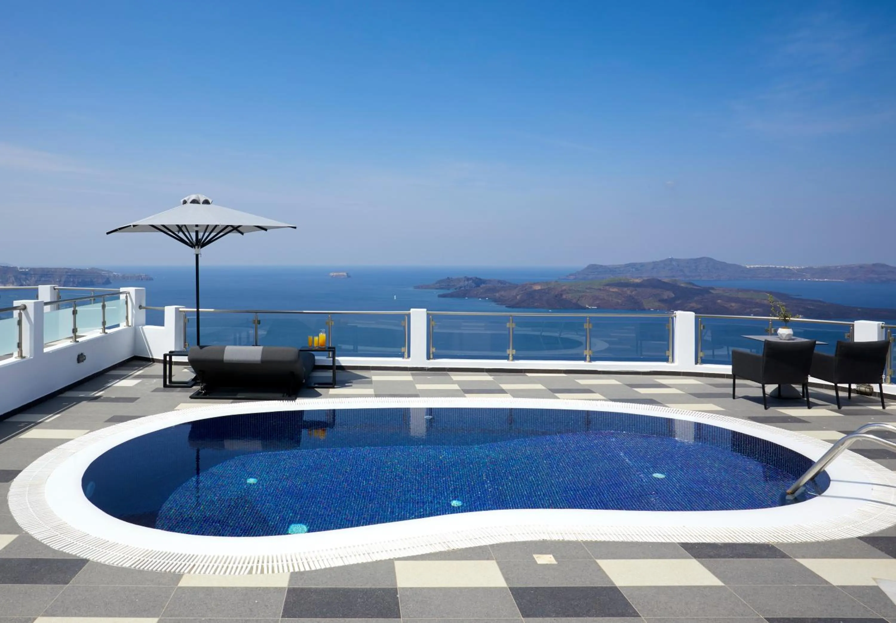 Swimming pool in Petit Palace Suites