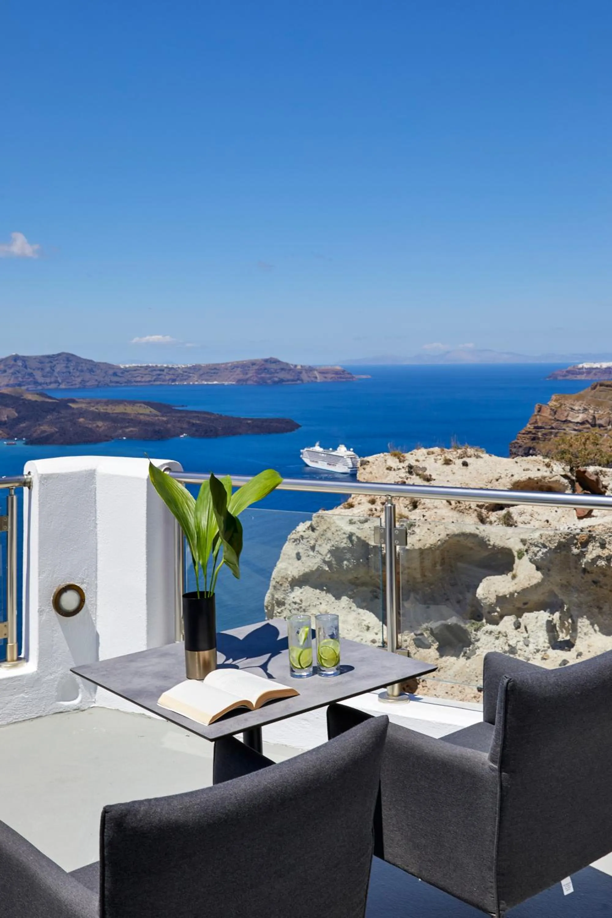 Patio in Petit Palace Suites