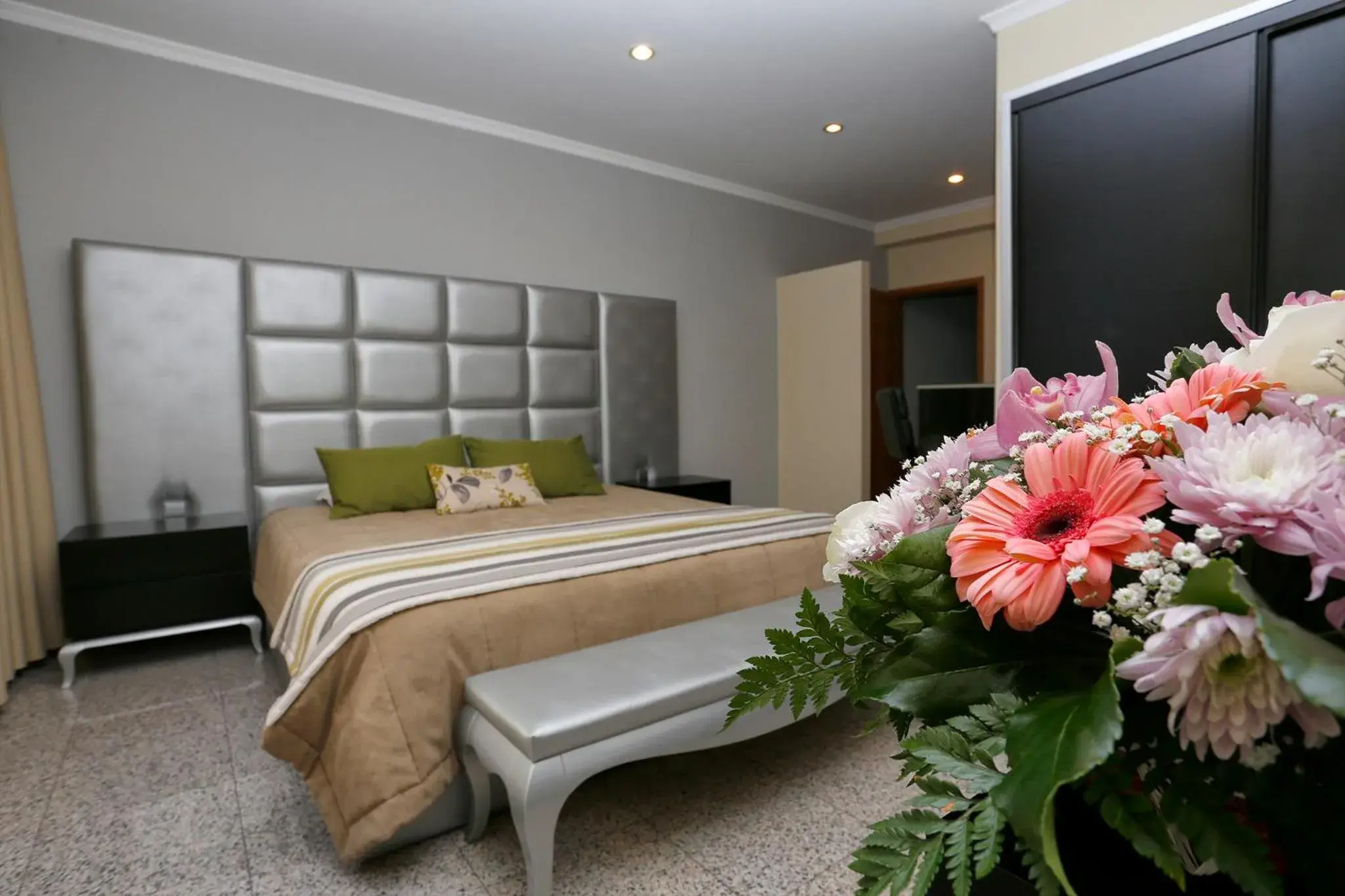 Deluxe Studio in Oporto City Centre Apartments Deluxe Studio in Oporto City Centre Apartments