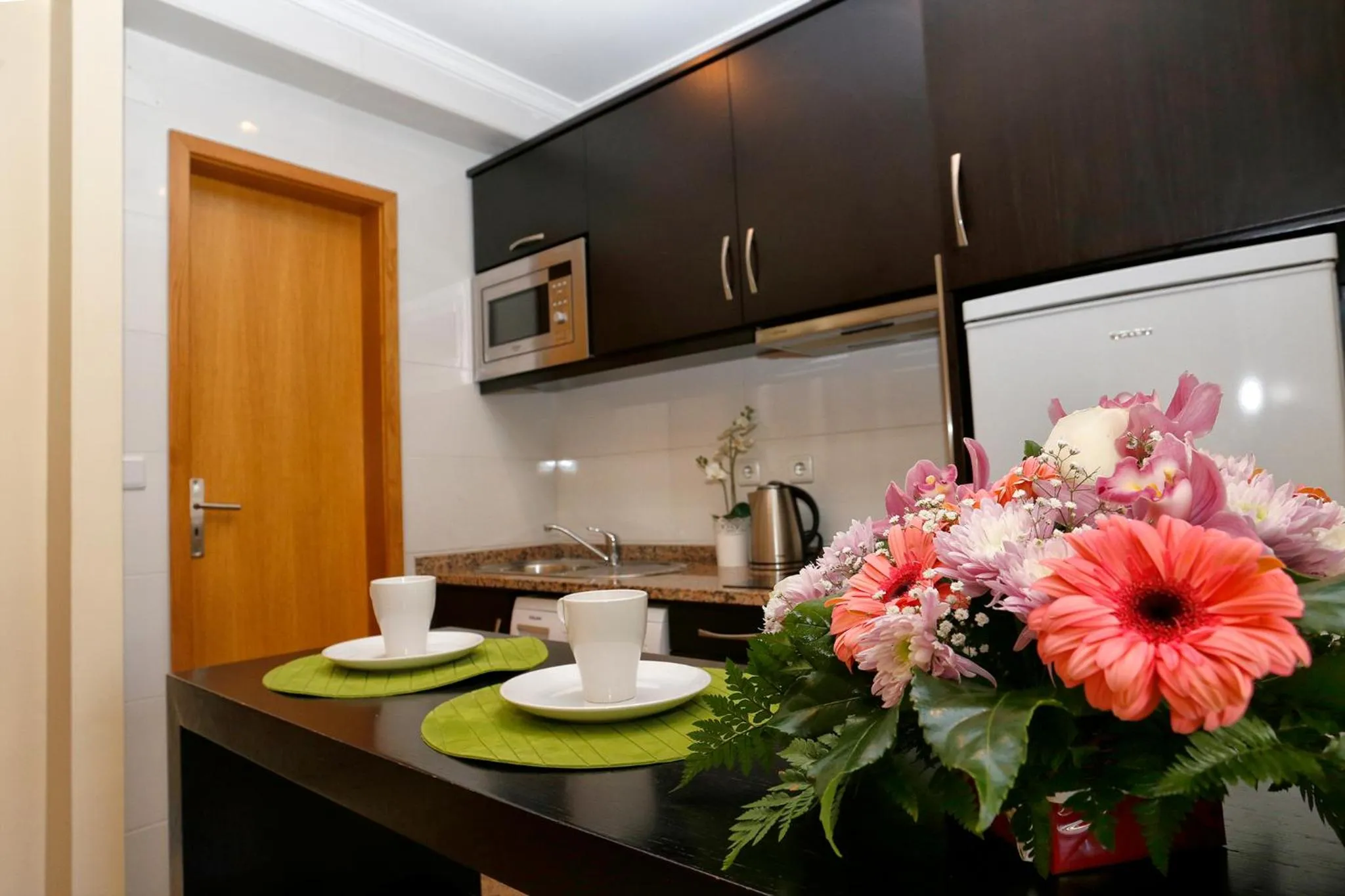 Kitchen or kitchenette in Oporto City Centre Apartments