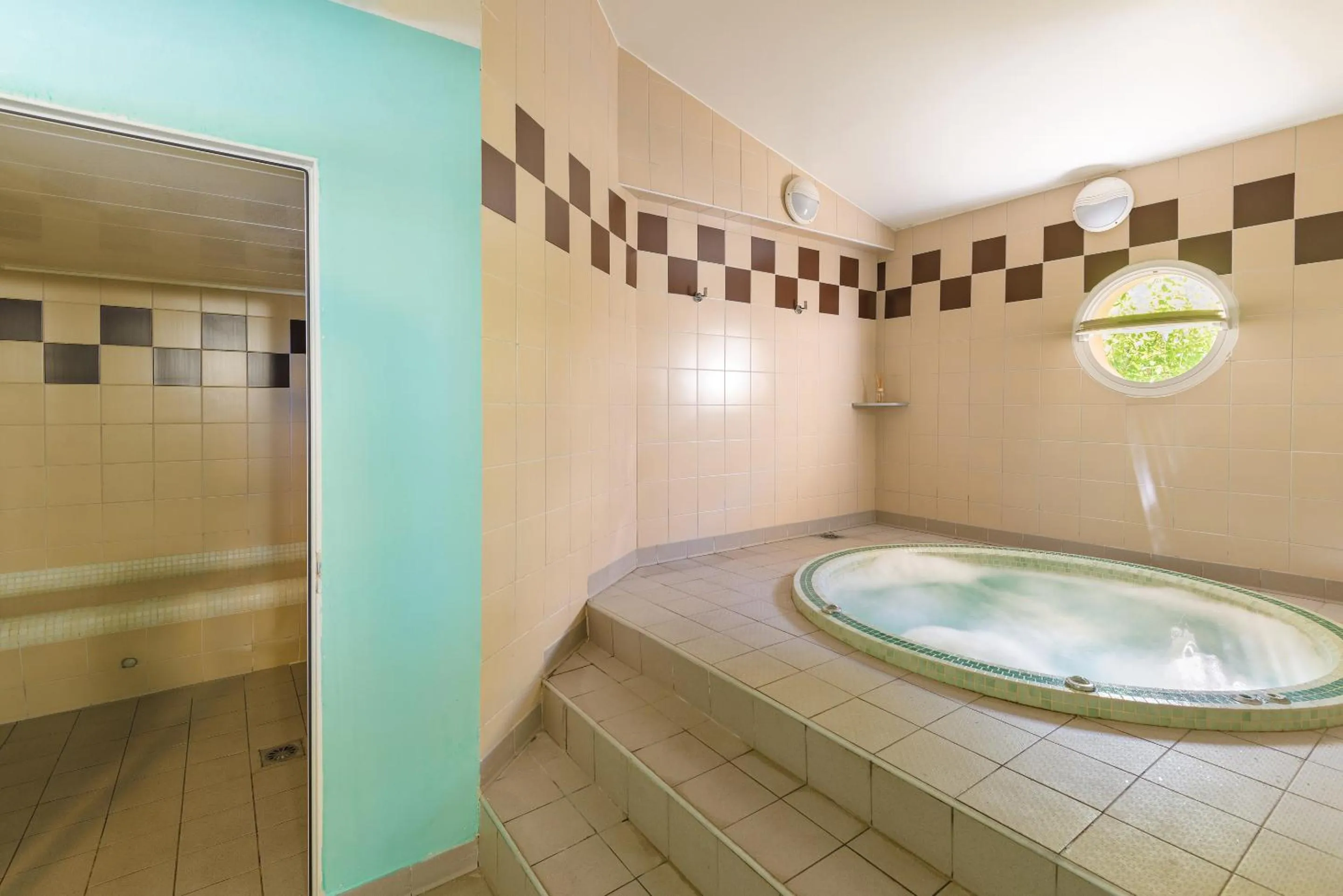 Hot Tub in Lagrange Vacances Les Terrasses des Embiez