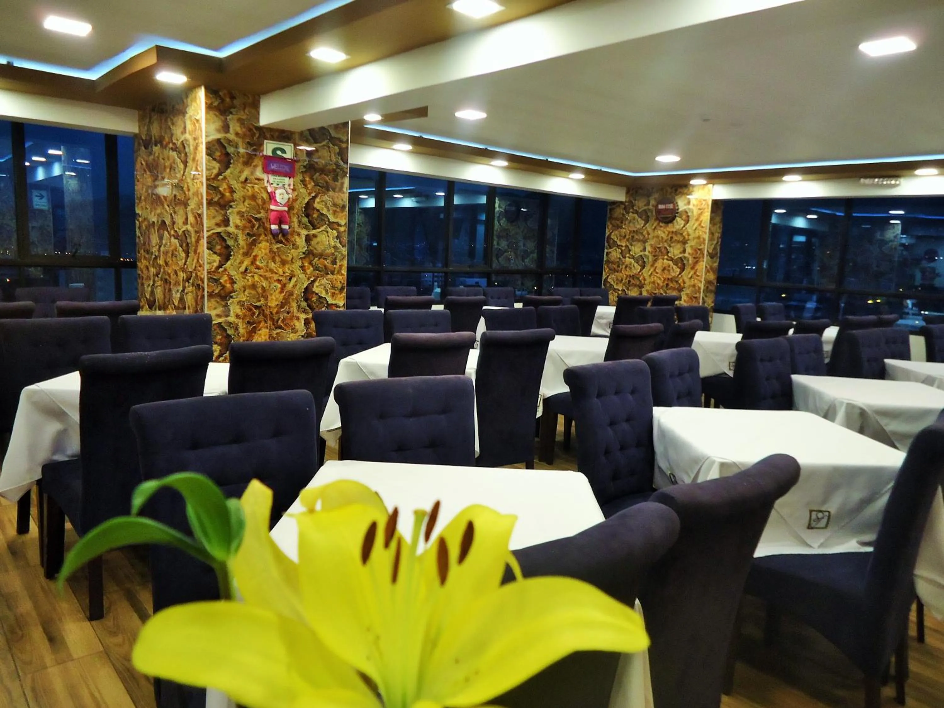 Restaurant/places to eat in San Francisco Cusco Hotel