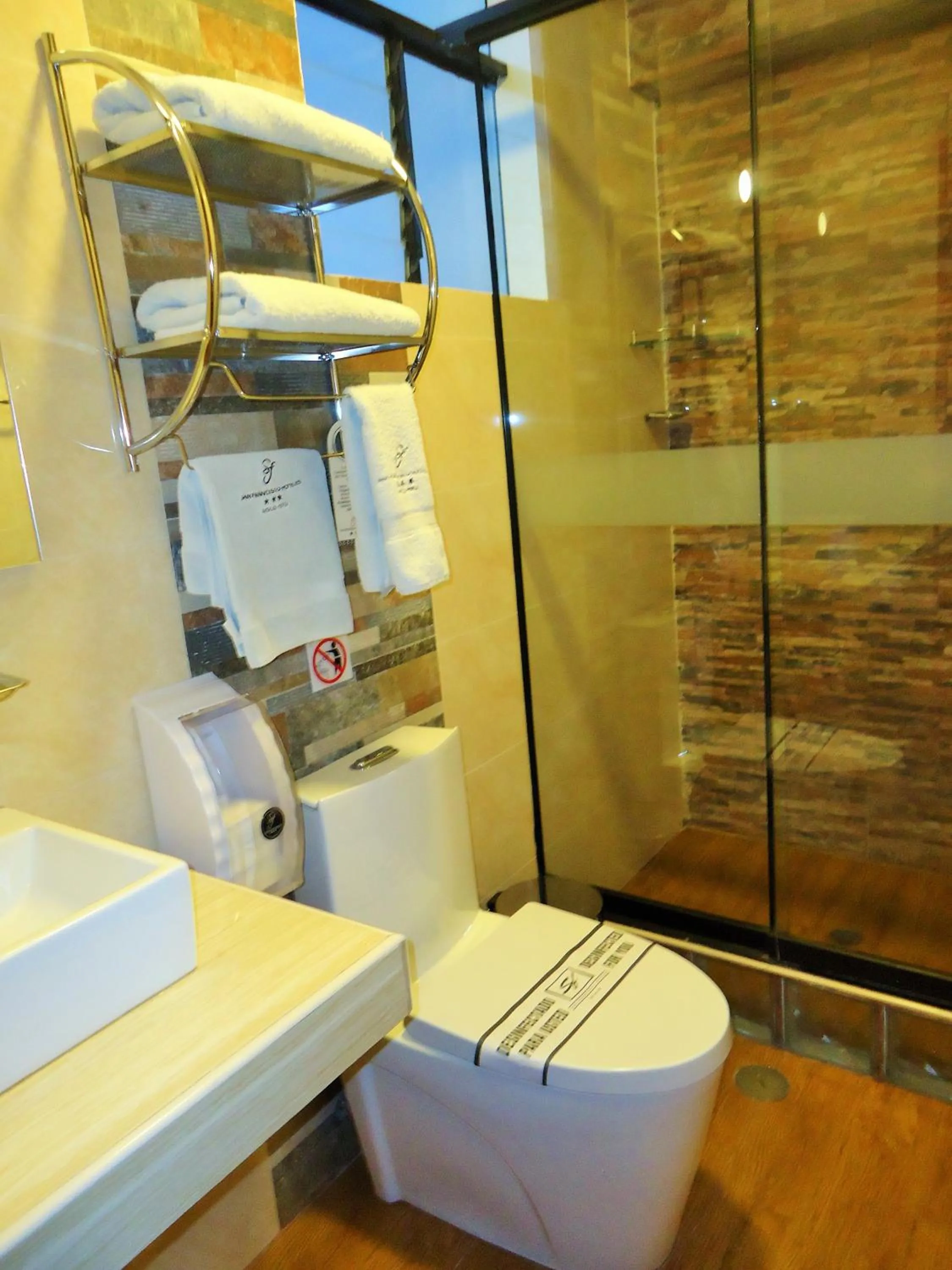 Bathroom in San Francisco Cusco Hotel