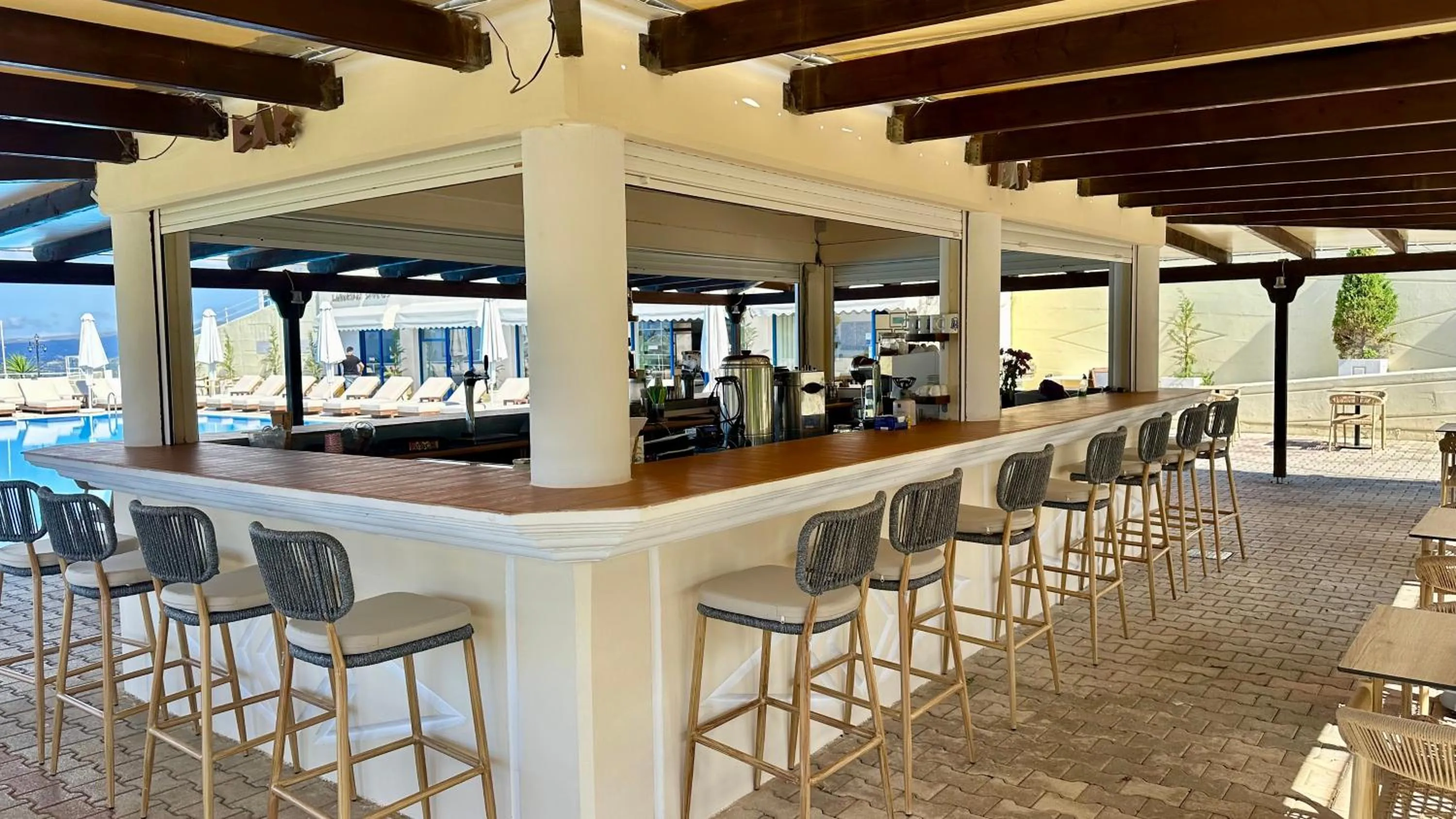 Restaurant/places to eat in Liberatos Village