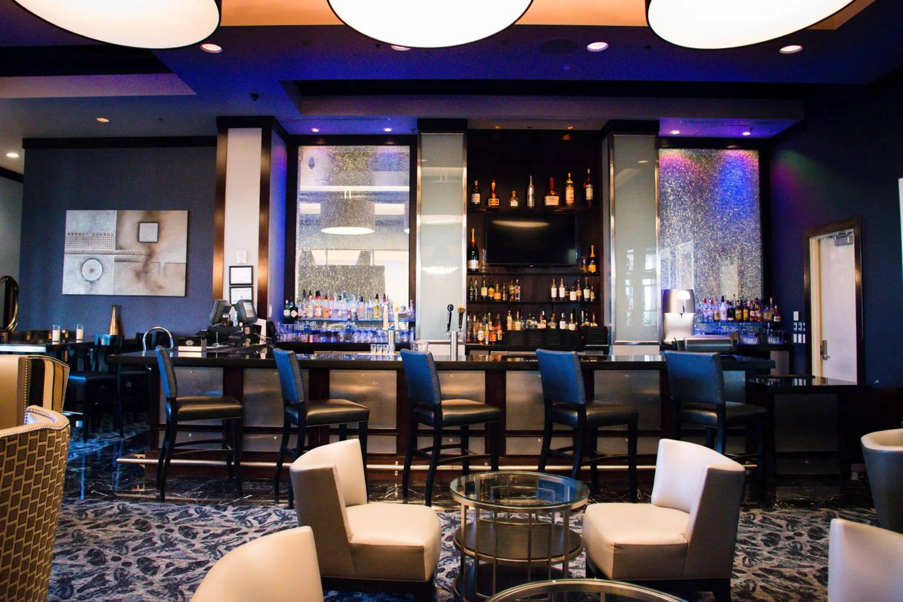 Lounge or bar in The Platinum Hotel