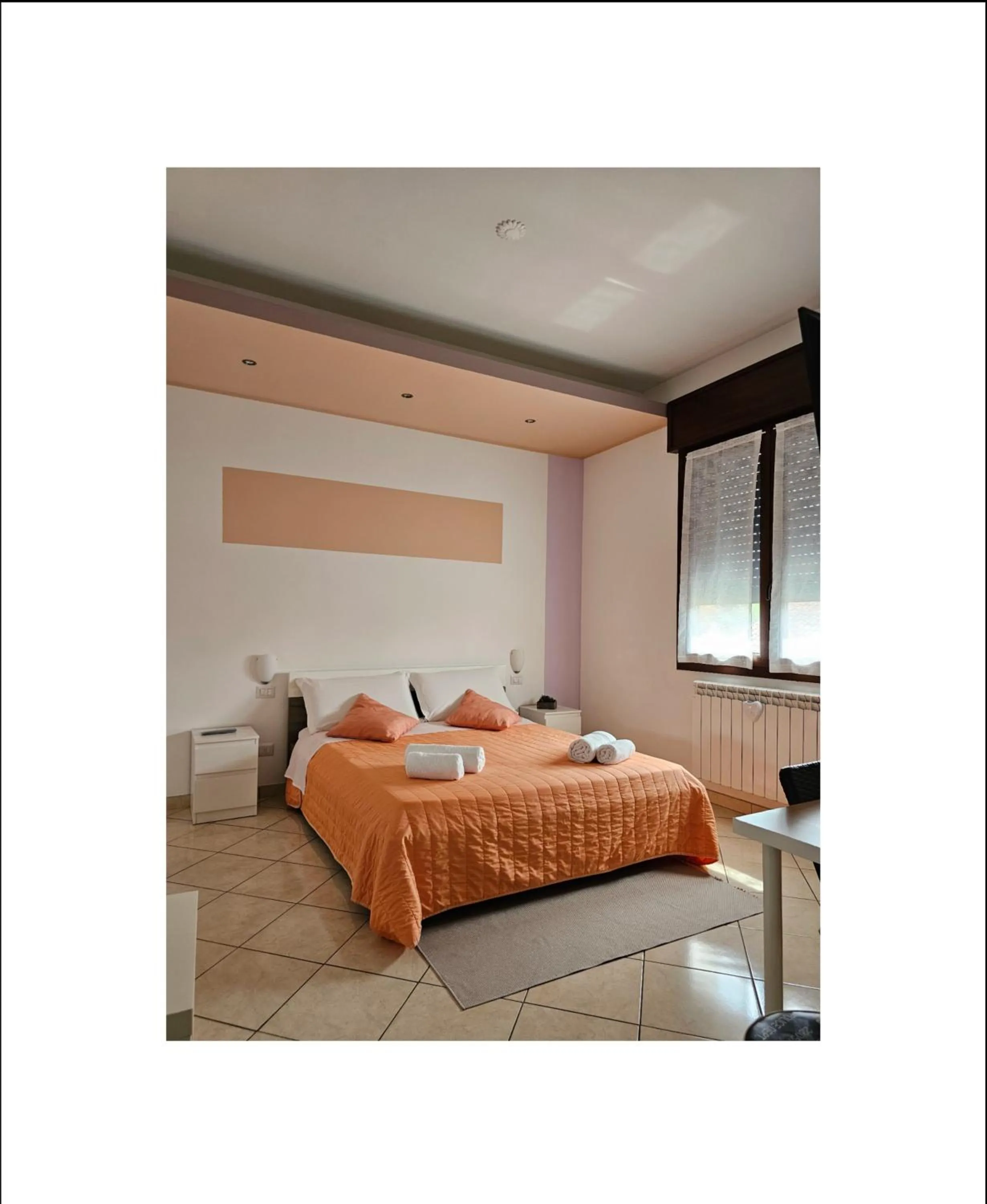 Bed in The Dreamers MXP