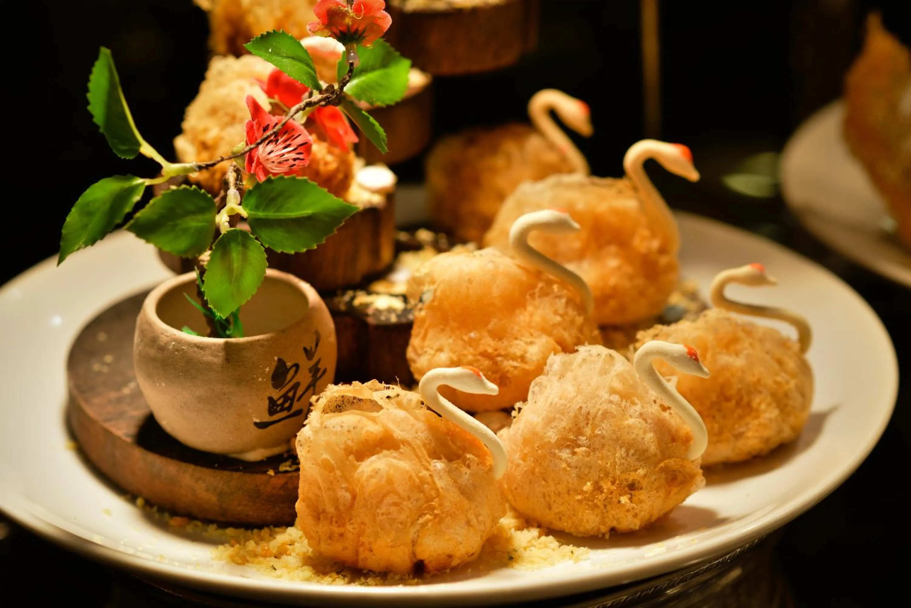 Restaurant/places to eat in Twin Towers Hotel