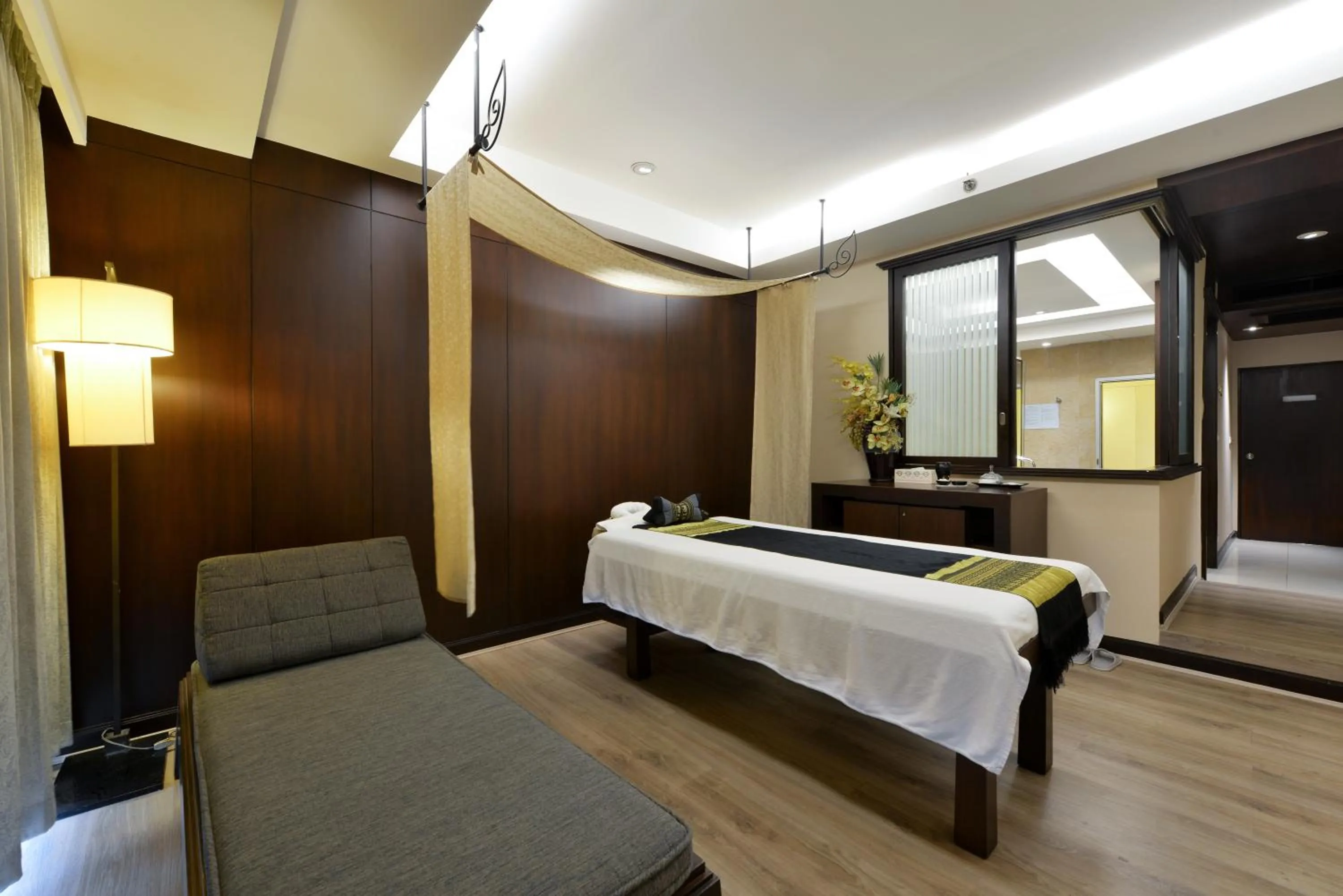 Spa and wellness centre/facilities, Bed in Twin Towers Hotel