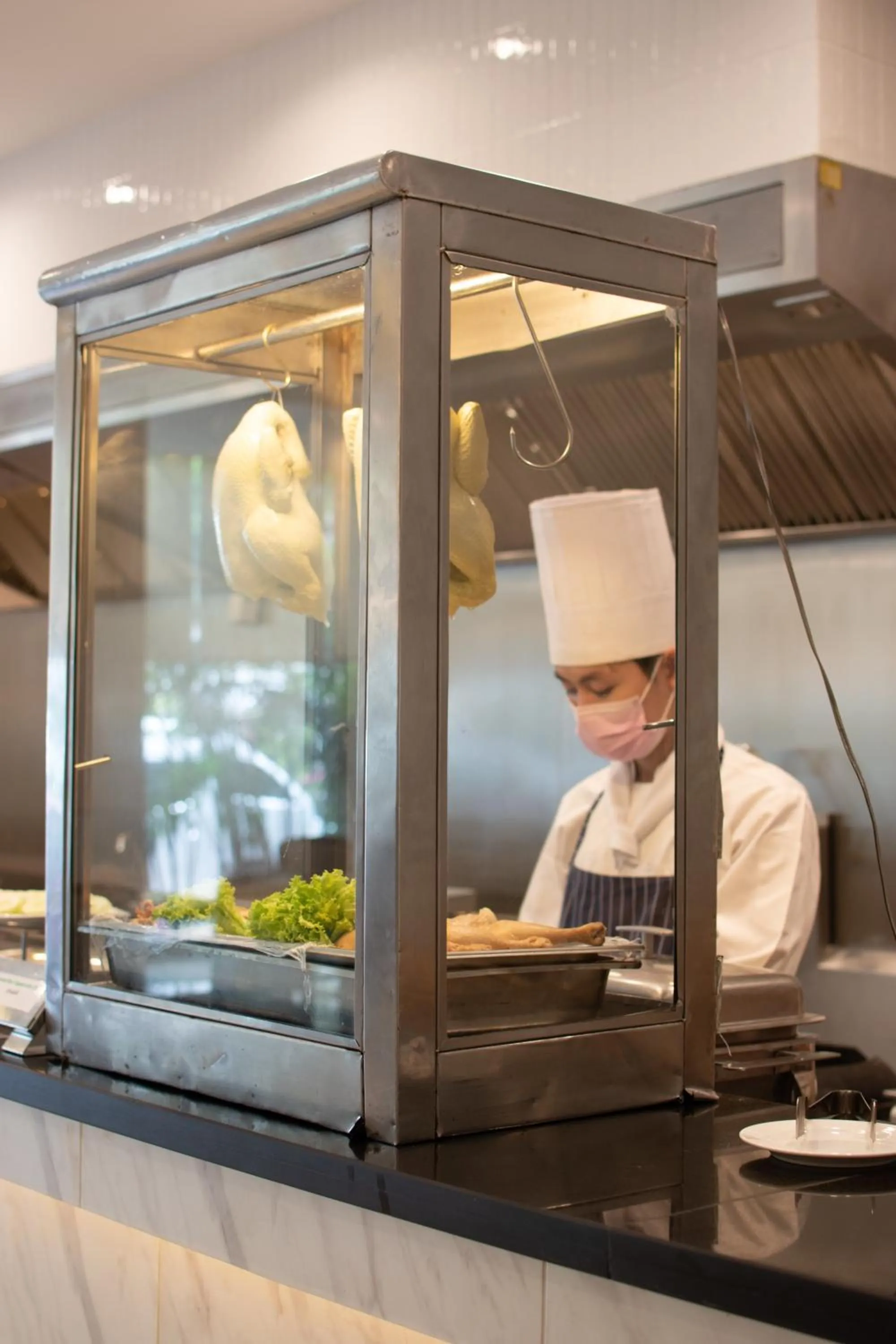 Restaurant/places to eat in Twin Towers Hotel