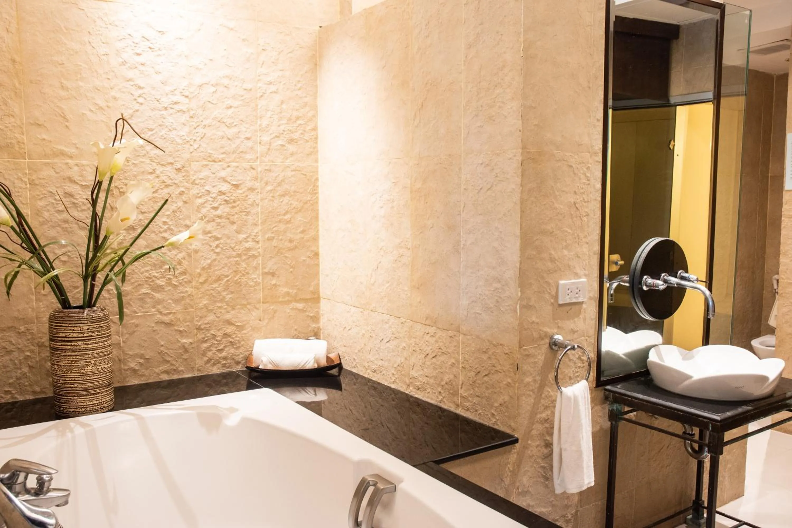 Spa and wellness centre/facilities in Twin Towers Hotel