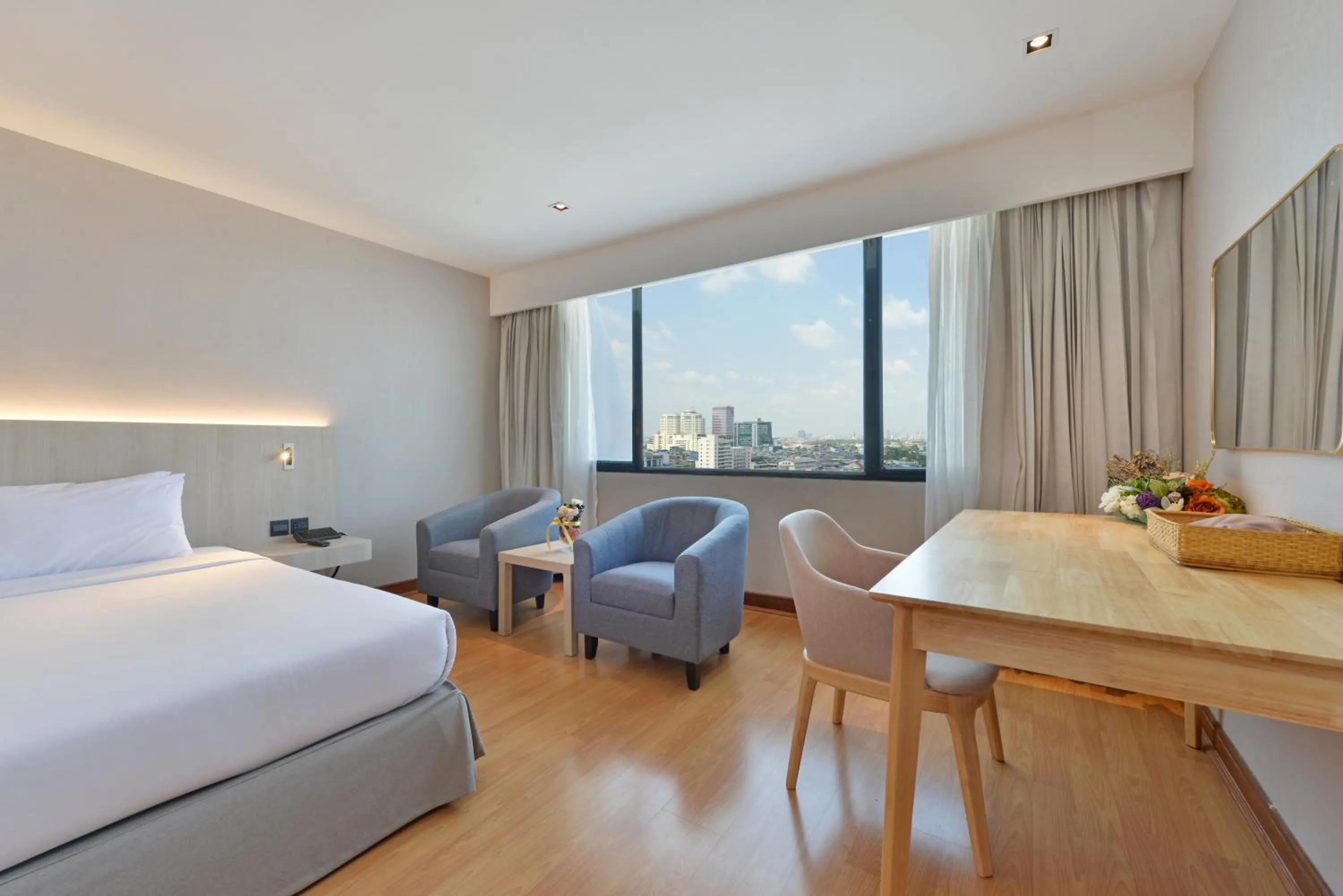 Bedroom, Bed in Twin Towers Hotel