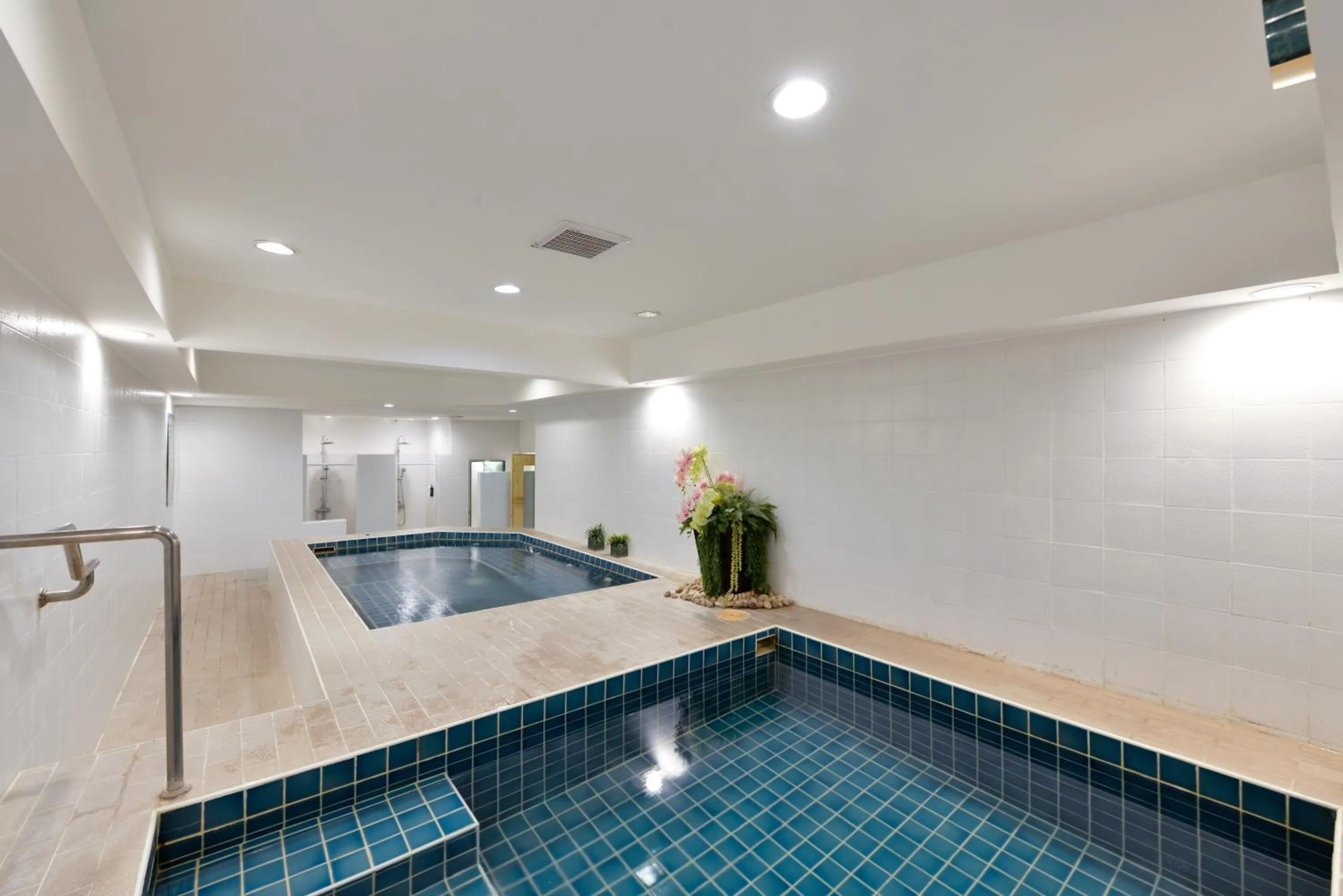 Hot Tub in Twin Towers Hotel