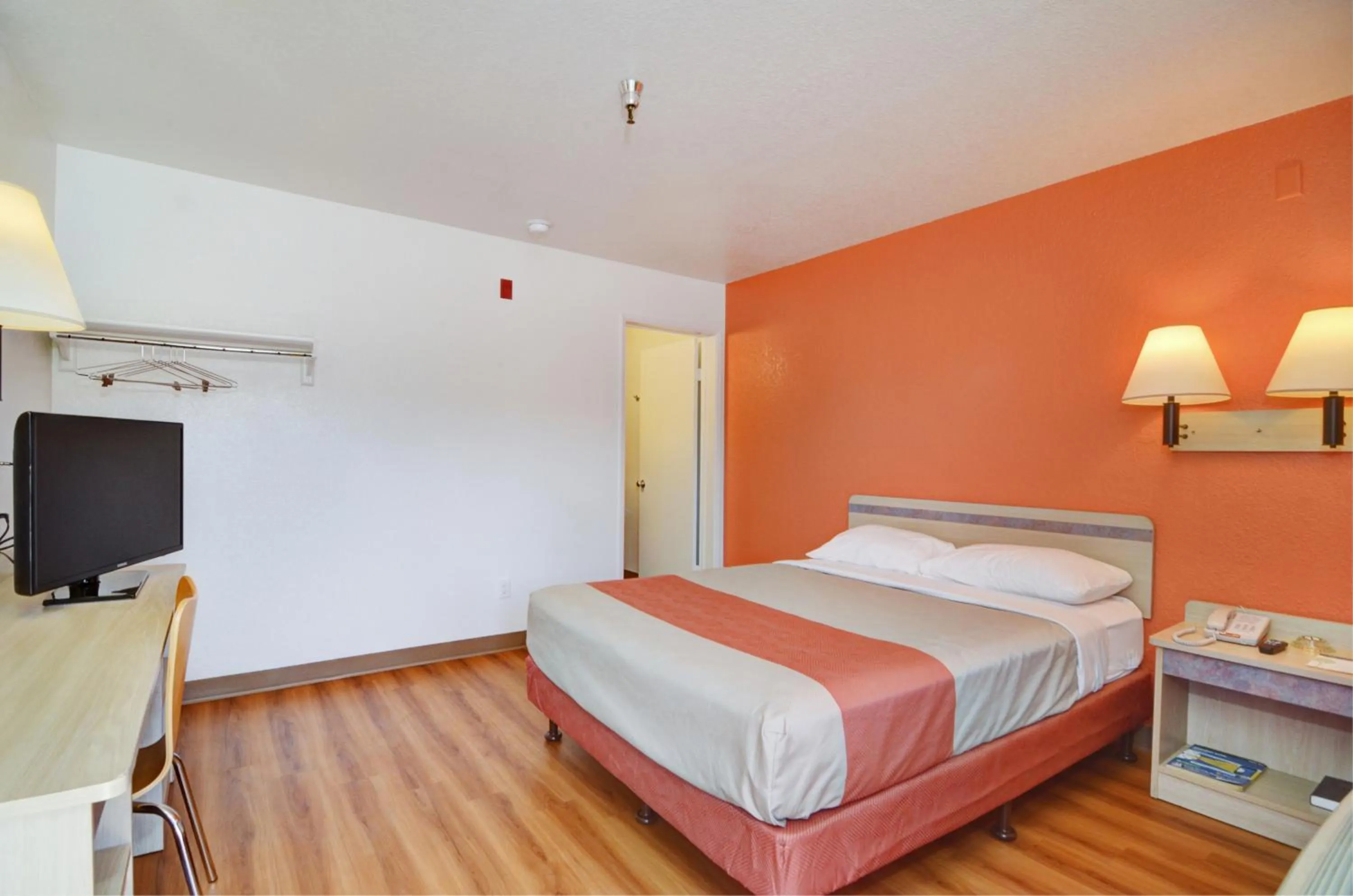 Photo of the whole room, Bed in Motel 6-Twentynine Palms, CA