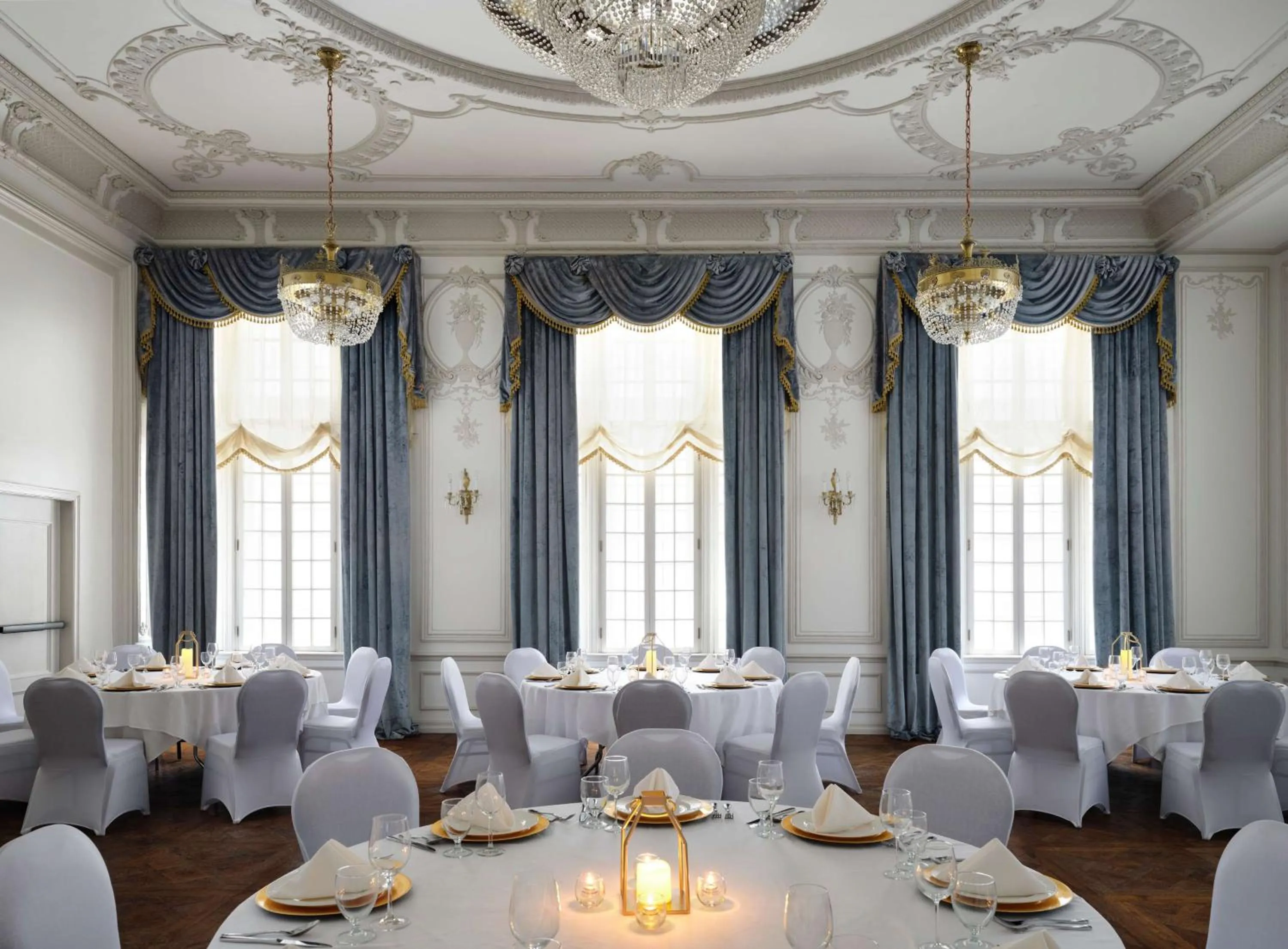 Meeting/conference room in Hotel Phillips Kansas City, Curio Collection By Hilton