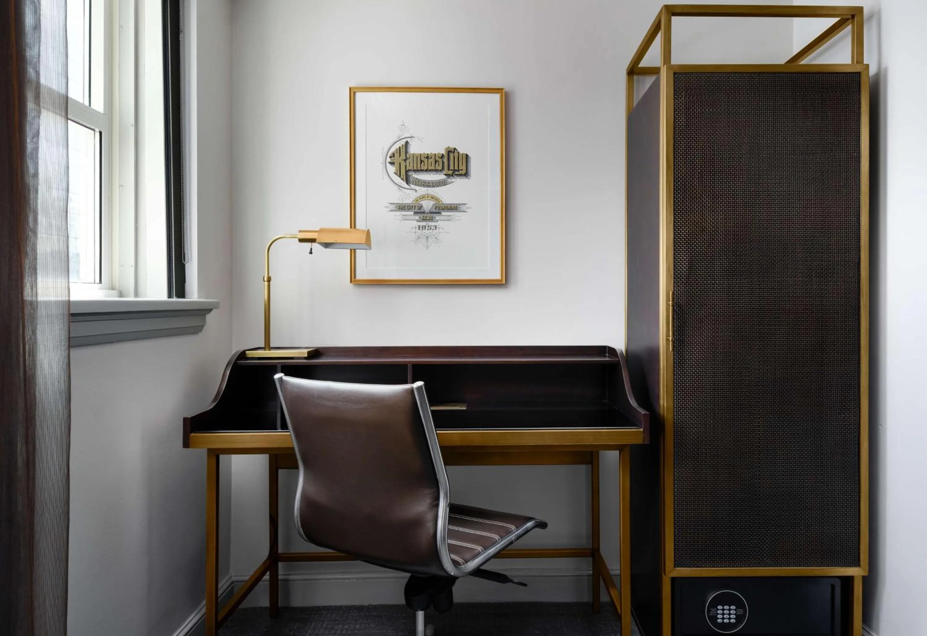 Bedroom in Hotel Phillips Kansas City, Curio Collection By Hilton