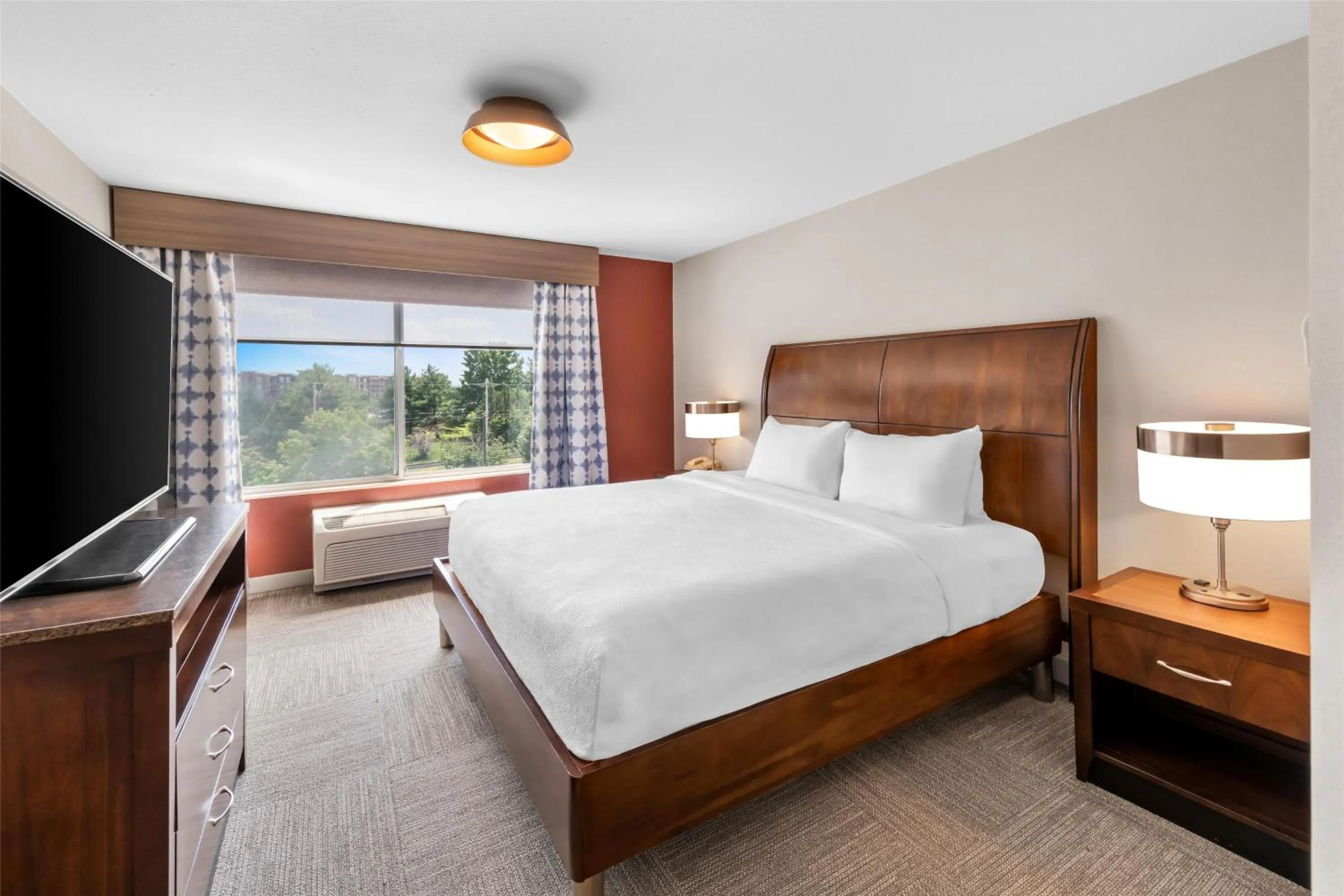 Bed in Hilton Garden Inn Overland Park