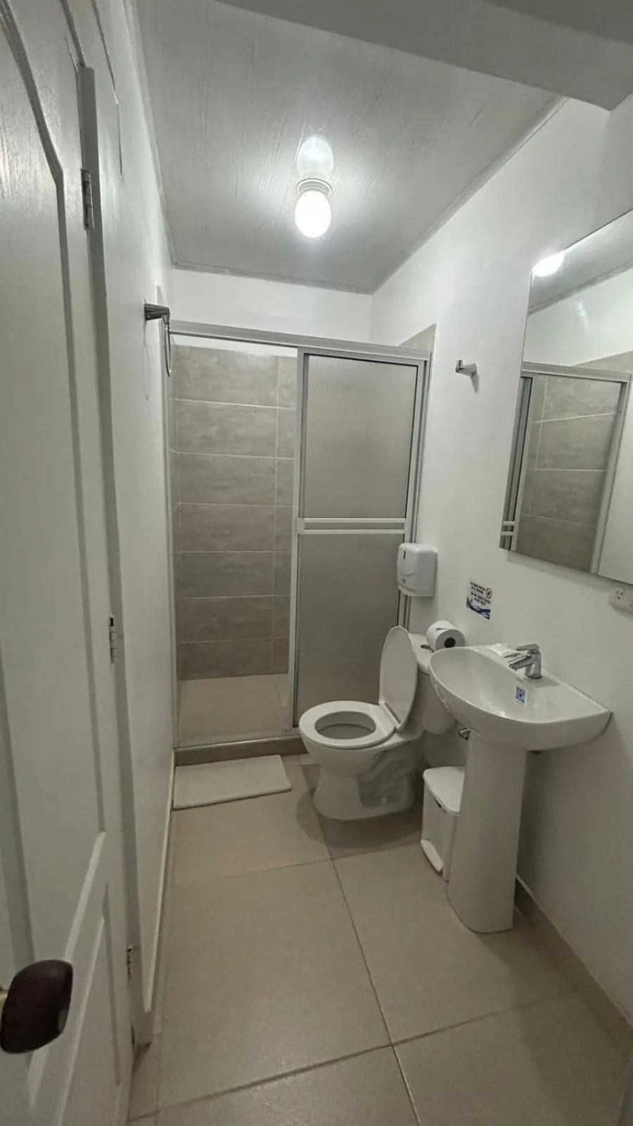 Shower in La Ballena Azul Hotel