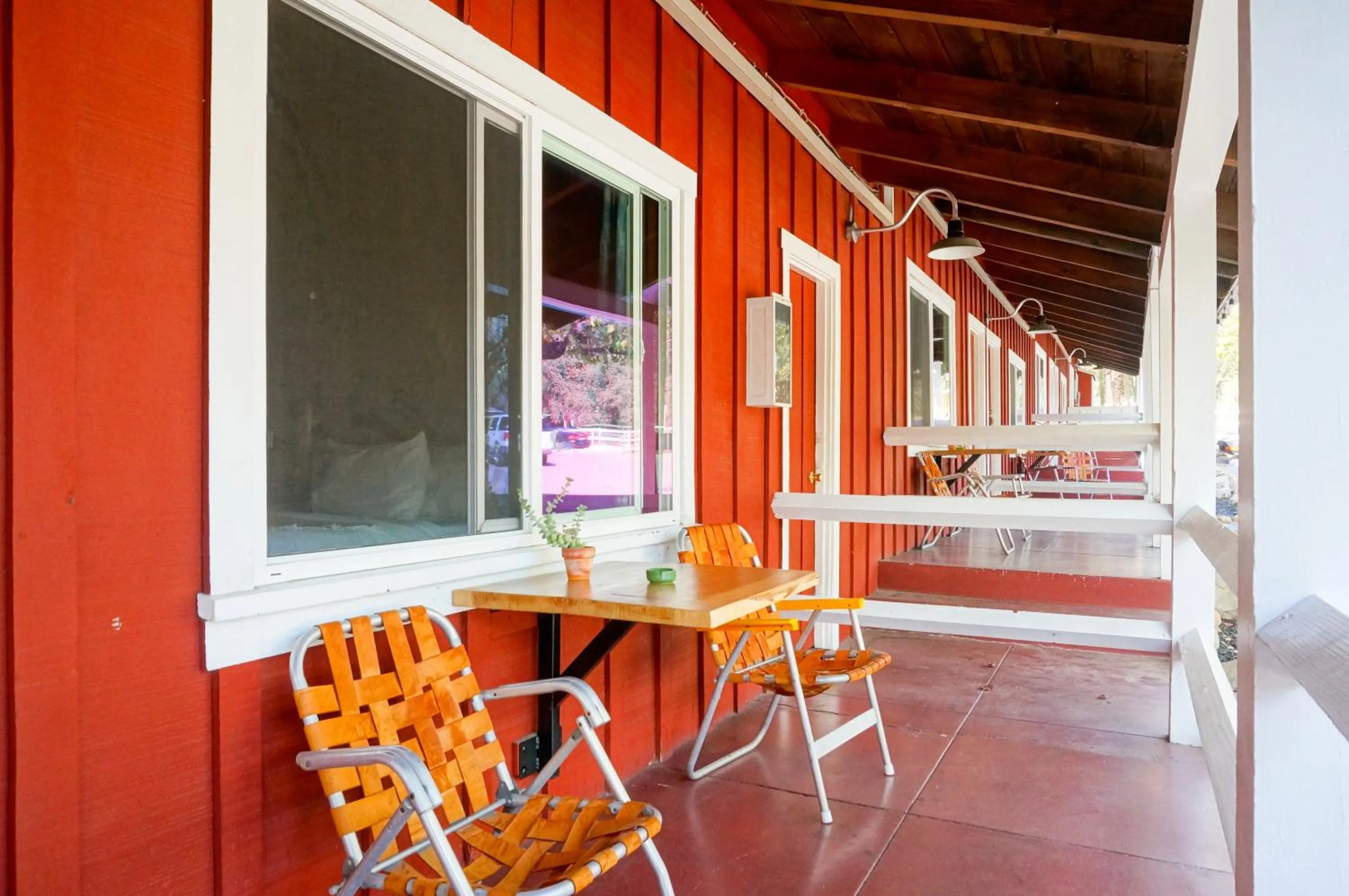 Facade/entrance in Ojai Rancho Inn