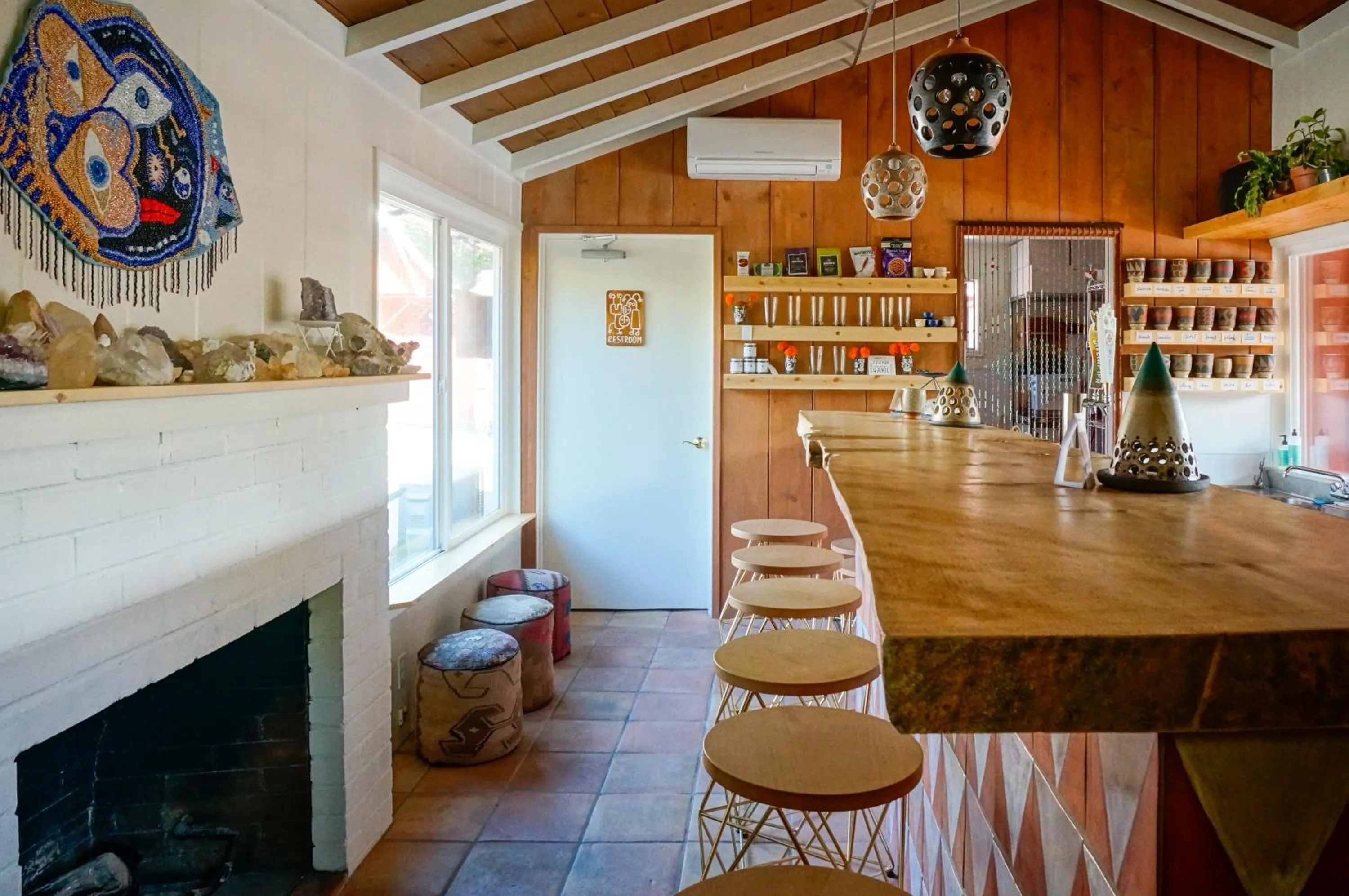 Lounge or bar in Ojai Rancho Inn