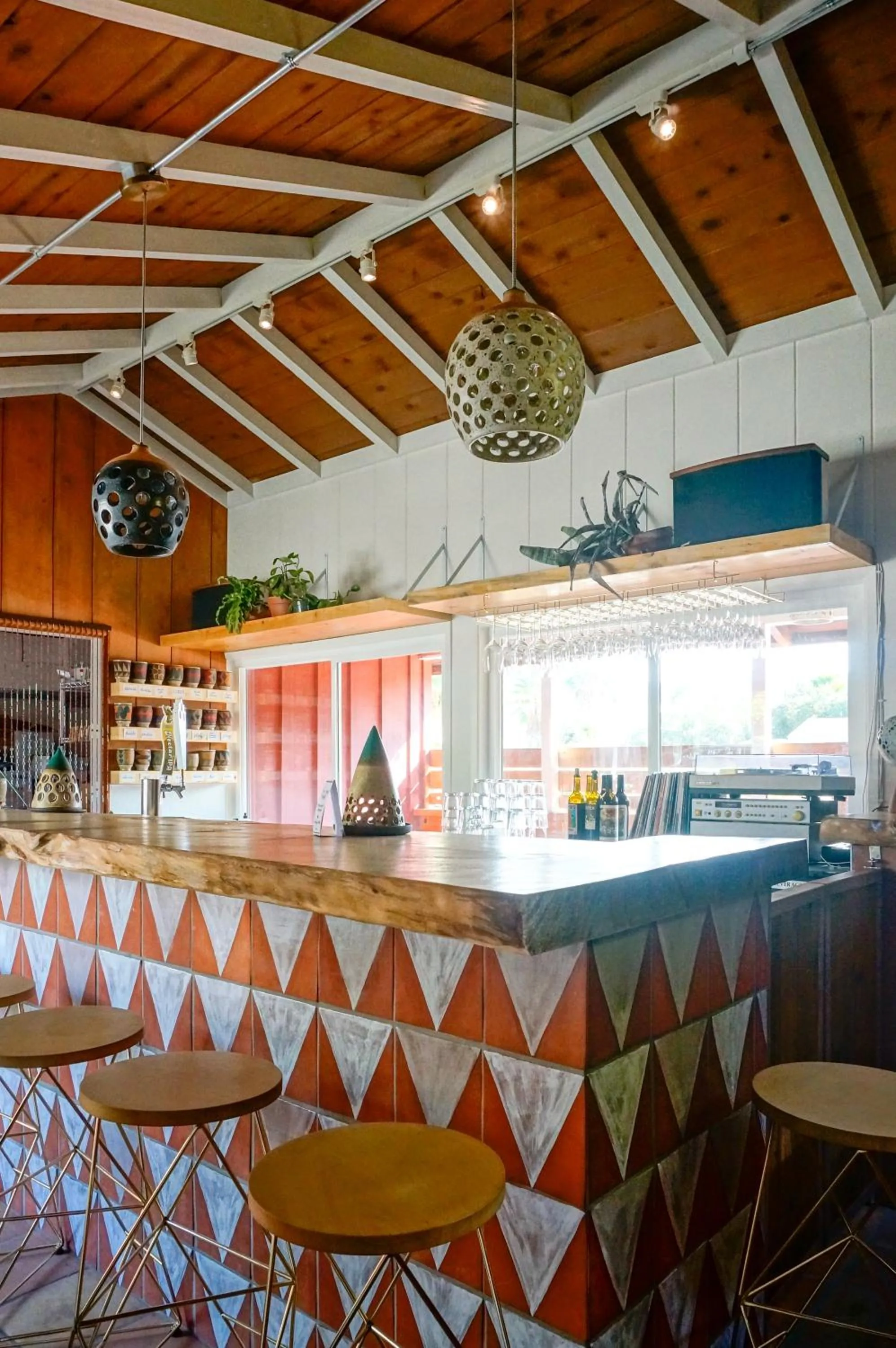 Lounge or bar in Ojai Rancho Inn