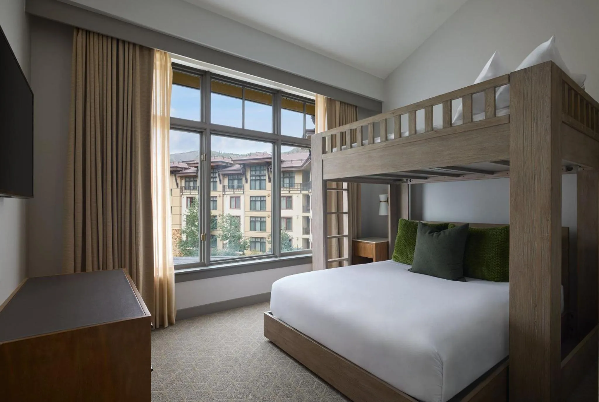 Bedroom, Bed in Viceroy Snowmass