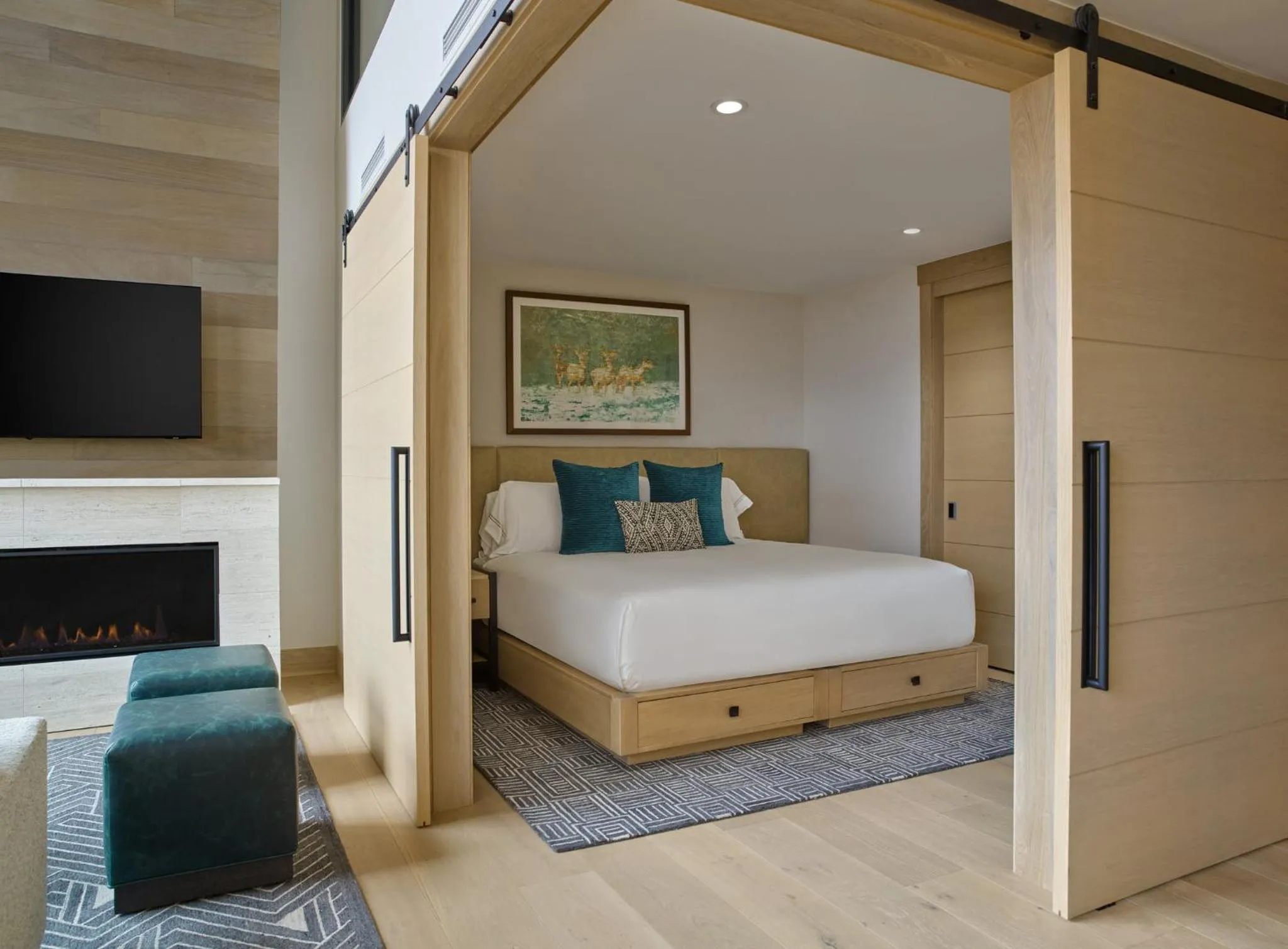 Photo of the whole room, Bed in Viceroy Snowmass