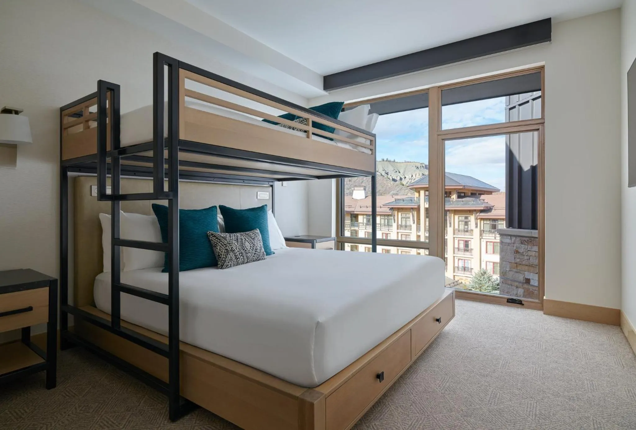 Photo of the whole room, Bed in Viceroy Snowmass