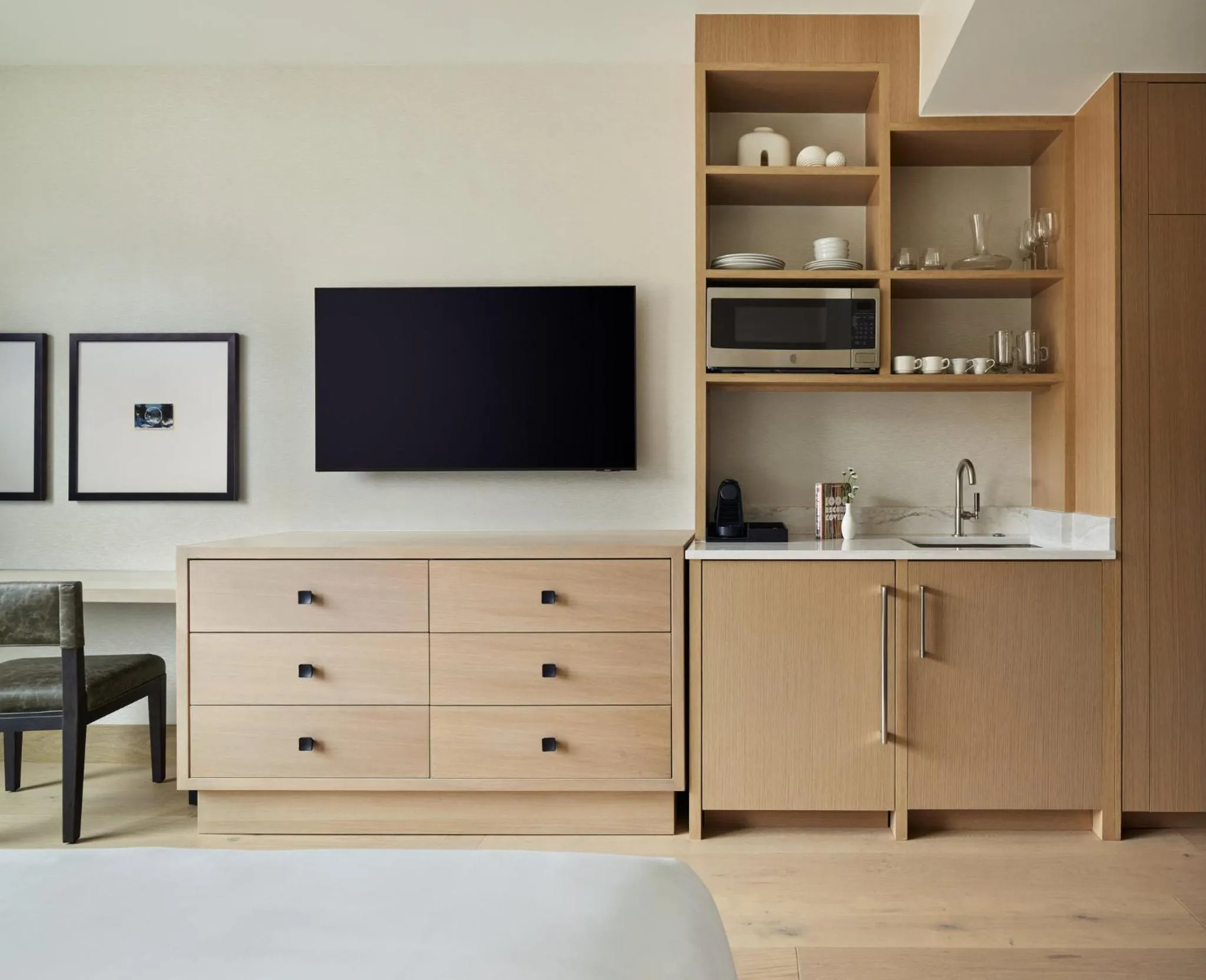 Photo of the whole room in Viceroy Snowmass