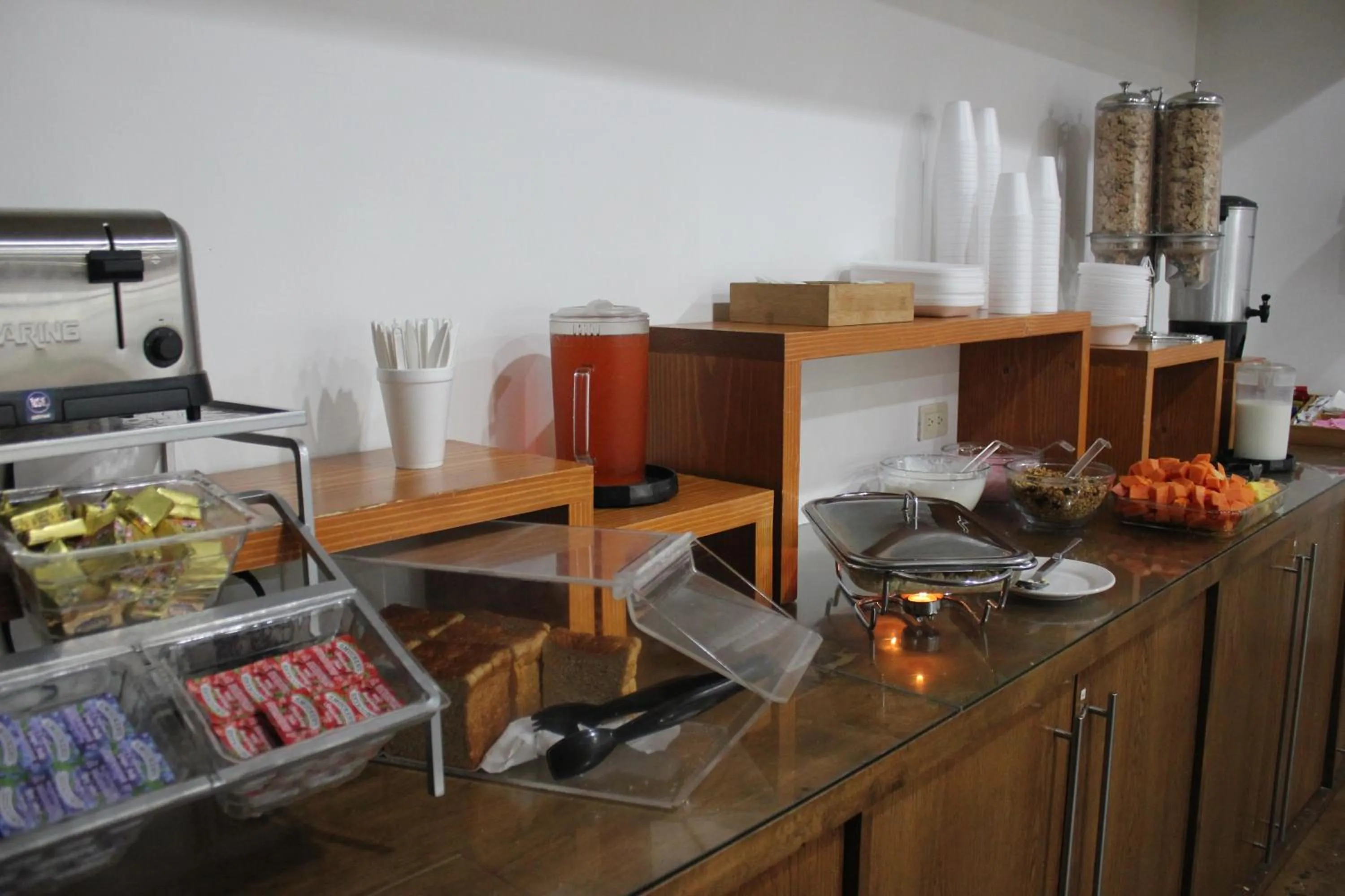 Food in Seven Crown Express & Suites by Kavia