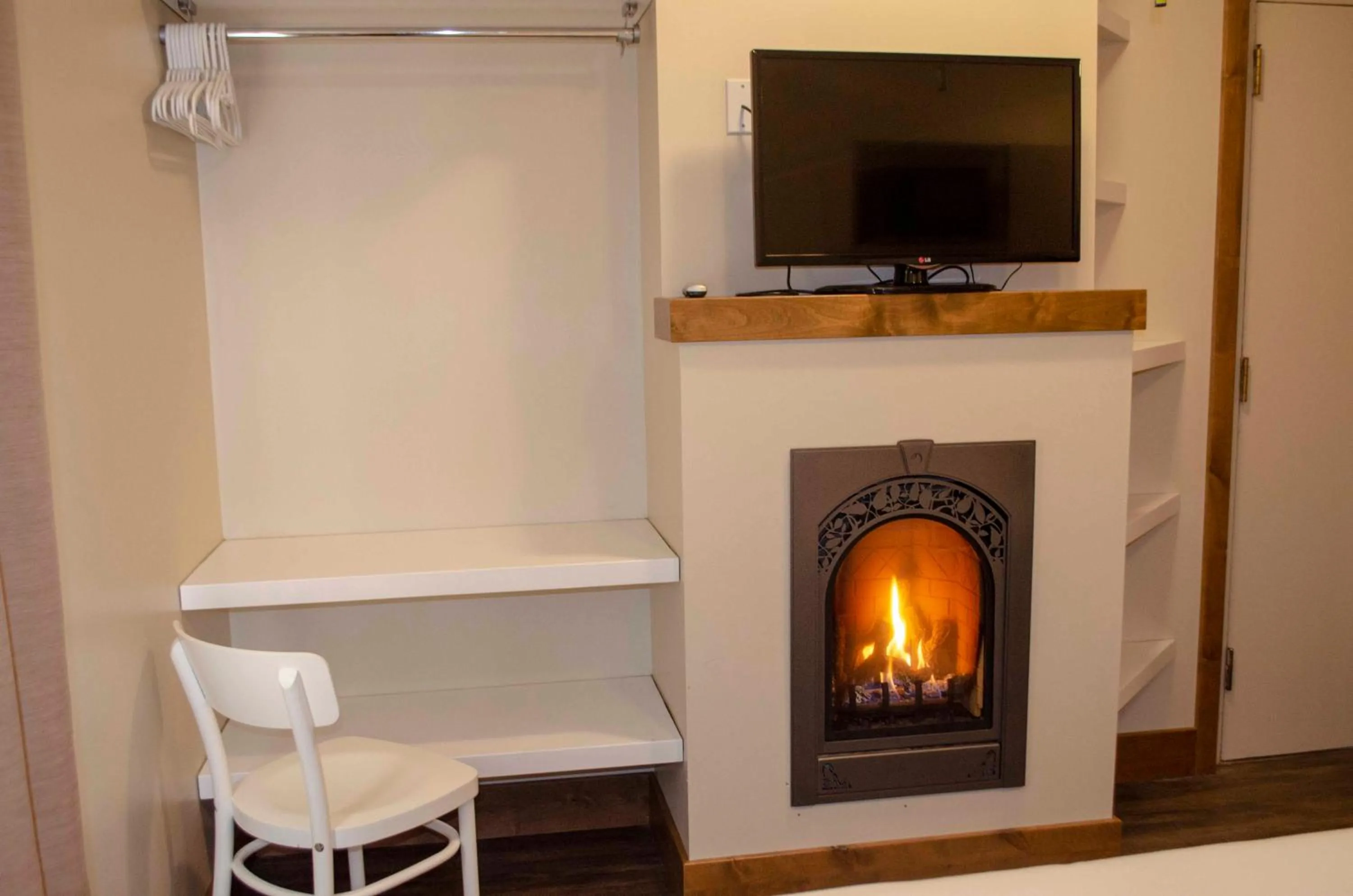 TV and multimedia in Aspen Village