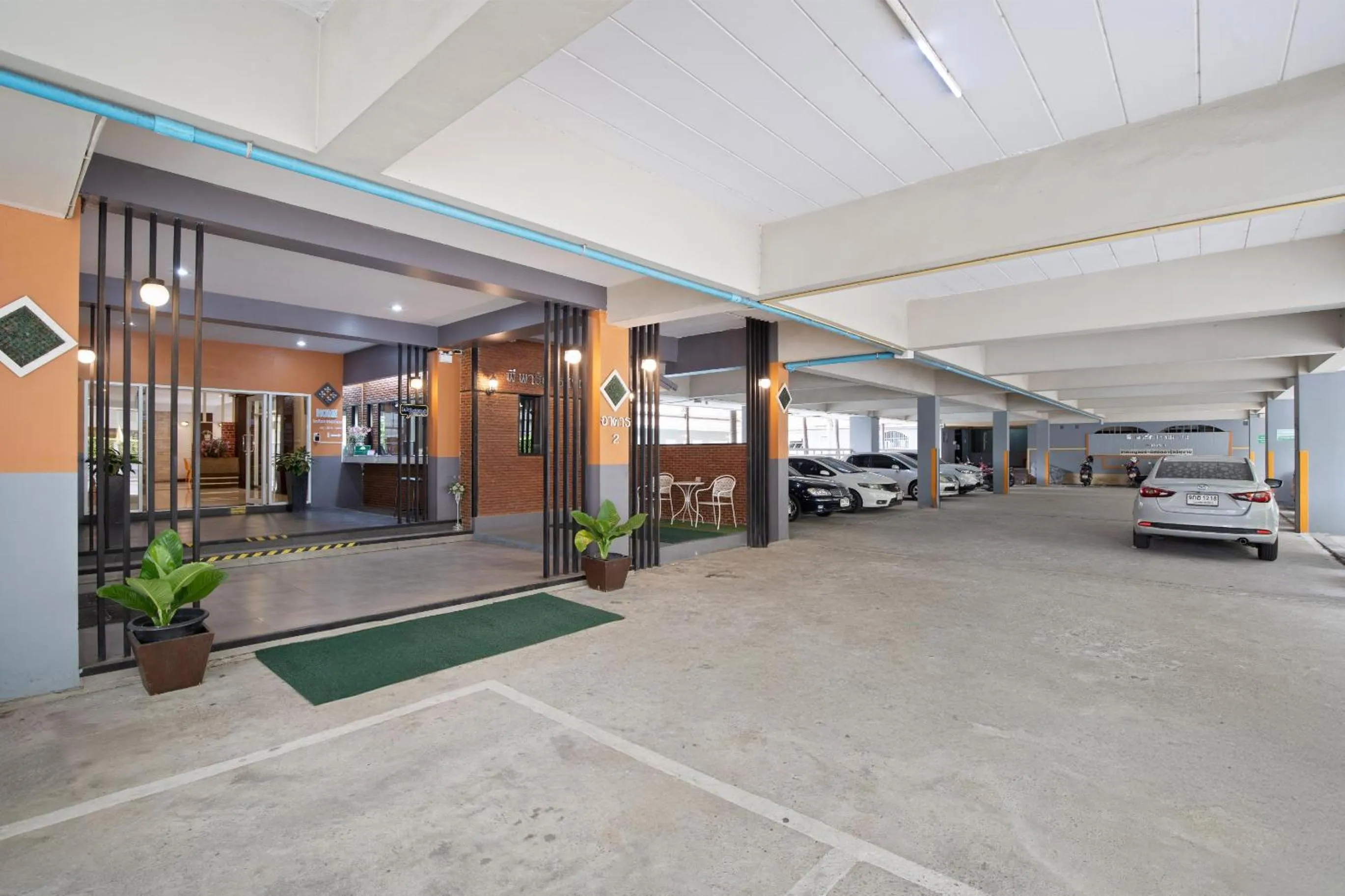 Parking in P-Park Suvarnabhumi